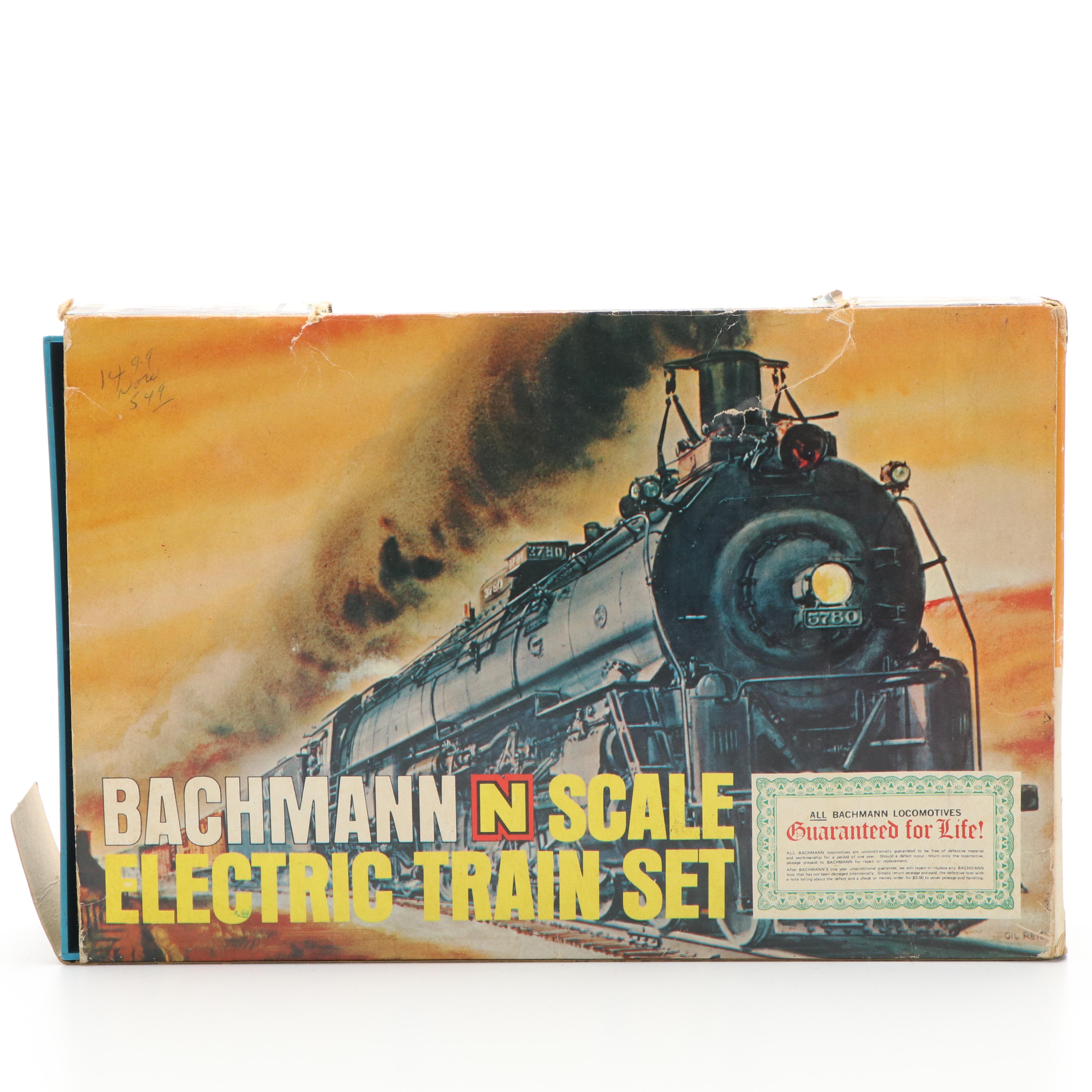 Bachmann N Scale Electric Train Set with Transformer and Tracks