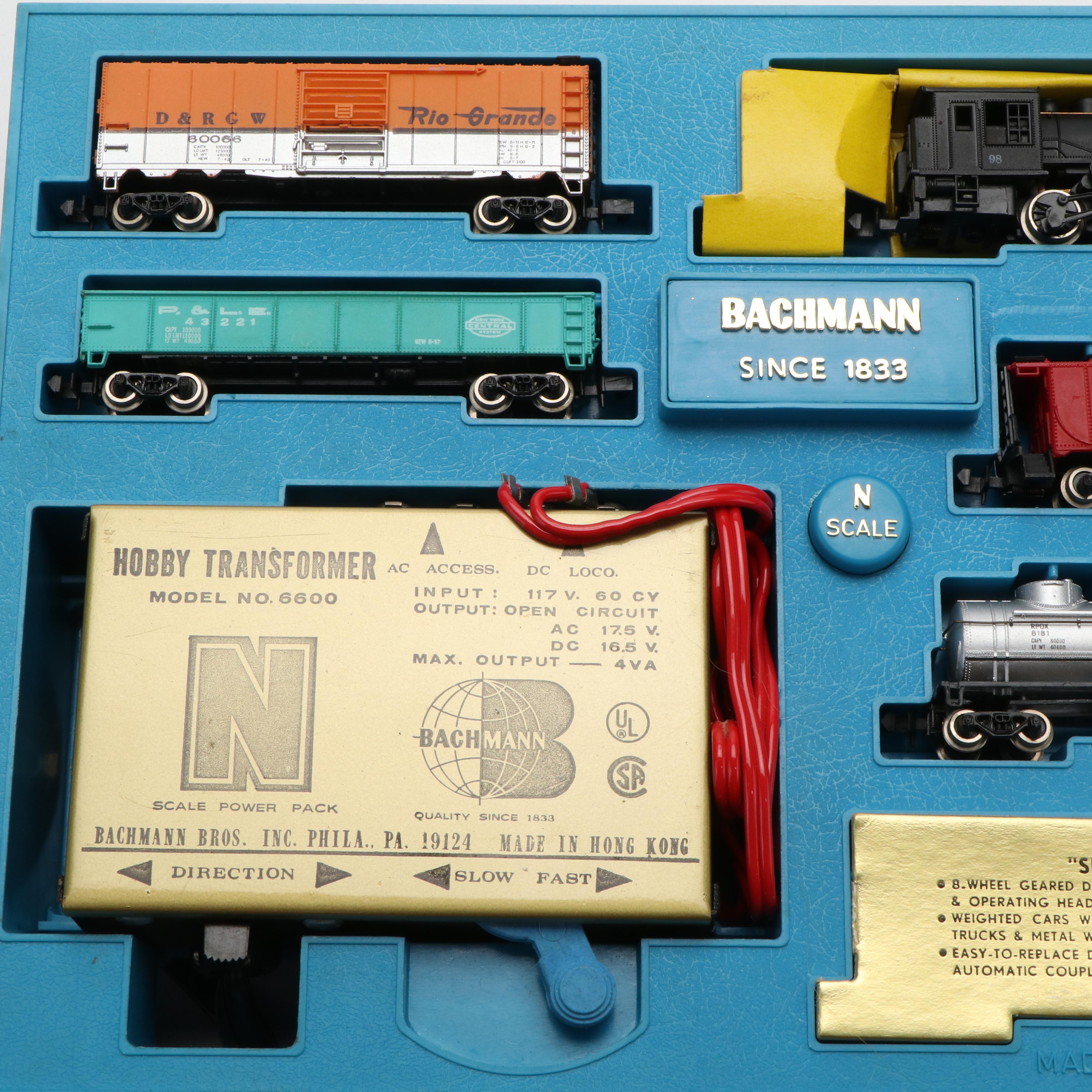 Bachmann N Scale Electric Train Set with Transformer and Tracks