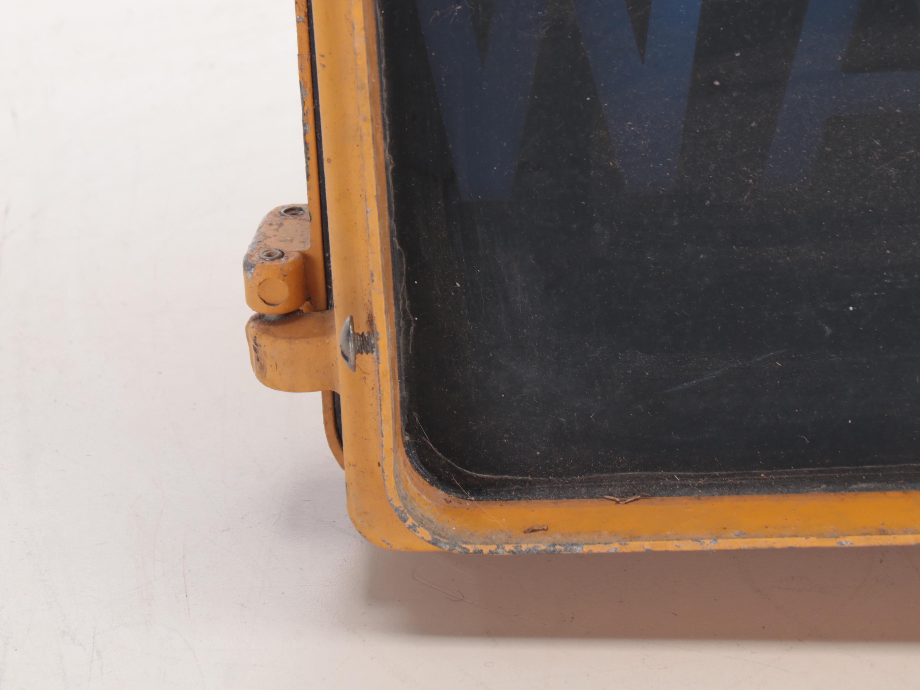 Don't Walk/Walk Metal Pedestrian Crosswalk Light