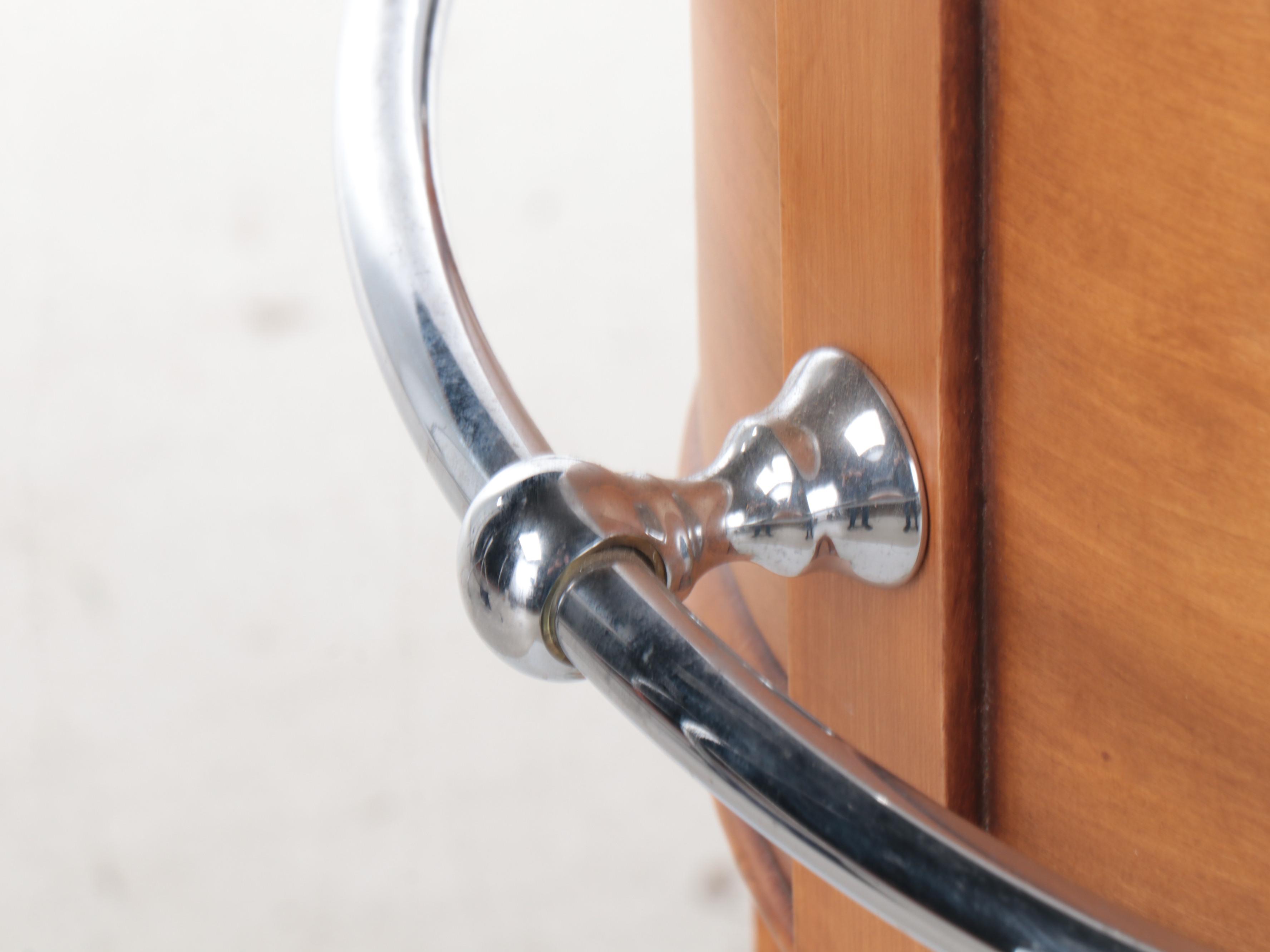 Modernist Style Porcelain Bathroom Sink with Wood and Glass Vanity
