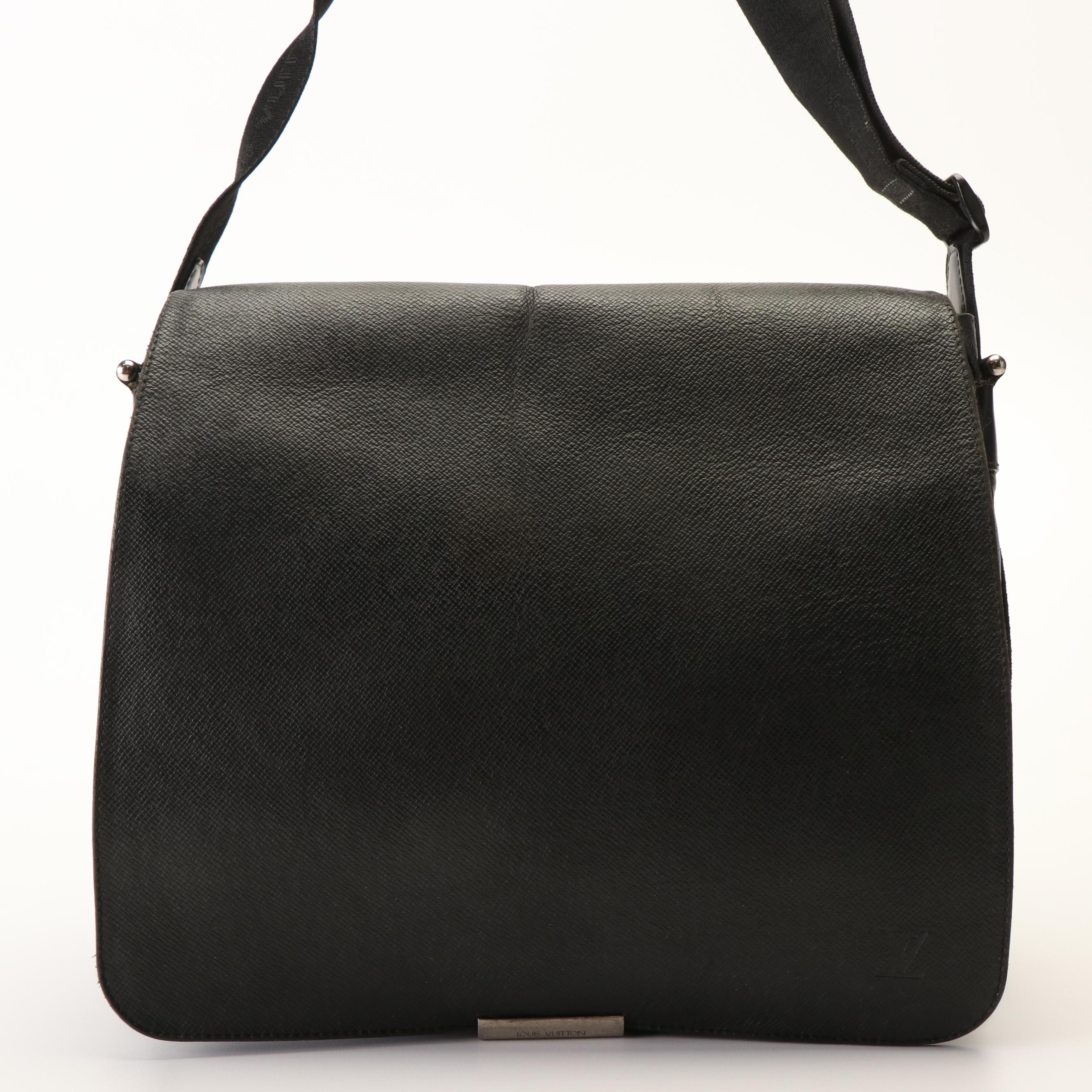 Louis Vuitton Viktor Messenger Bag in Taiga Leather and Nylon Twill