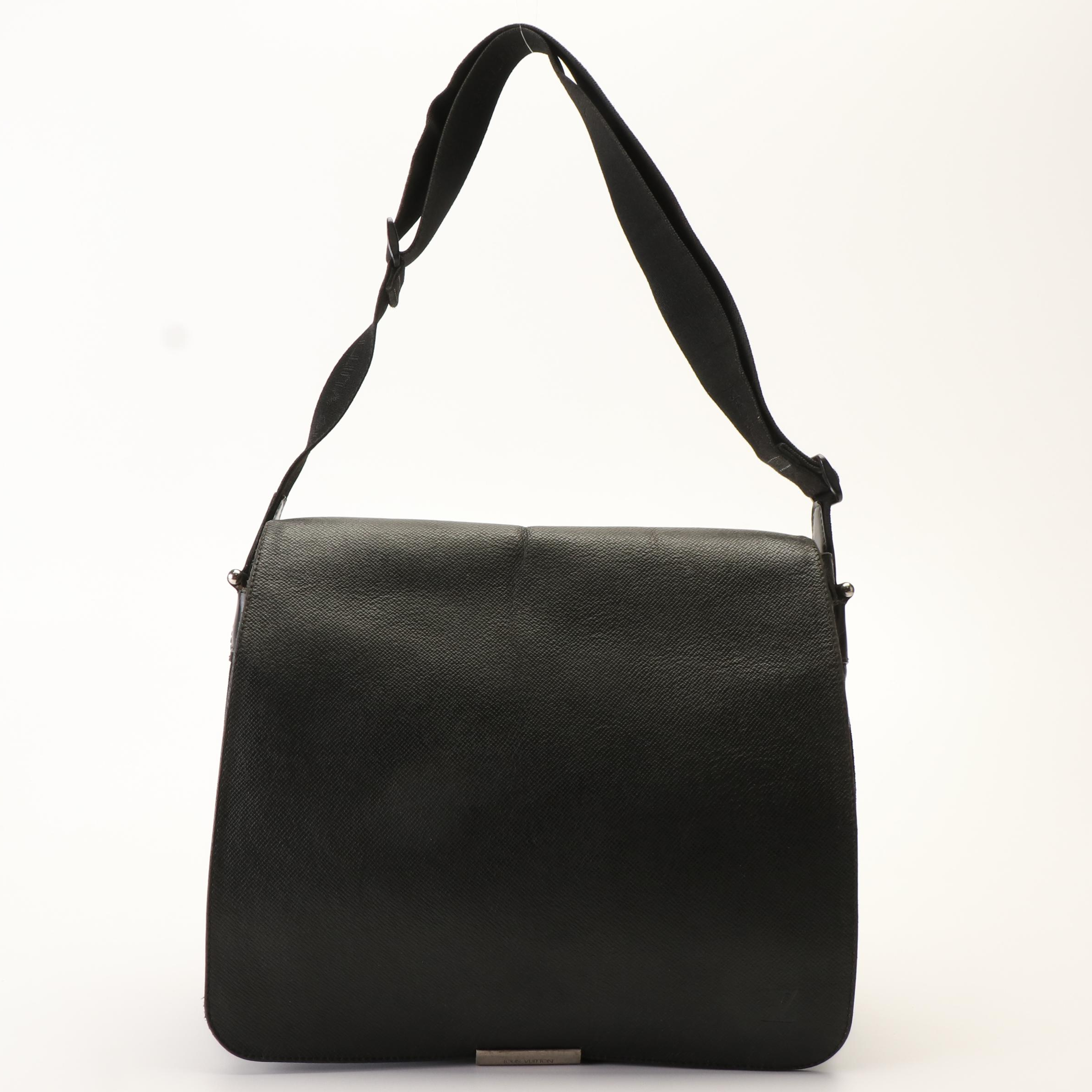 Louis Vuitton Viktor Messenger Bag in Taiga Leather and Nylon Twill