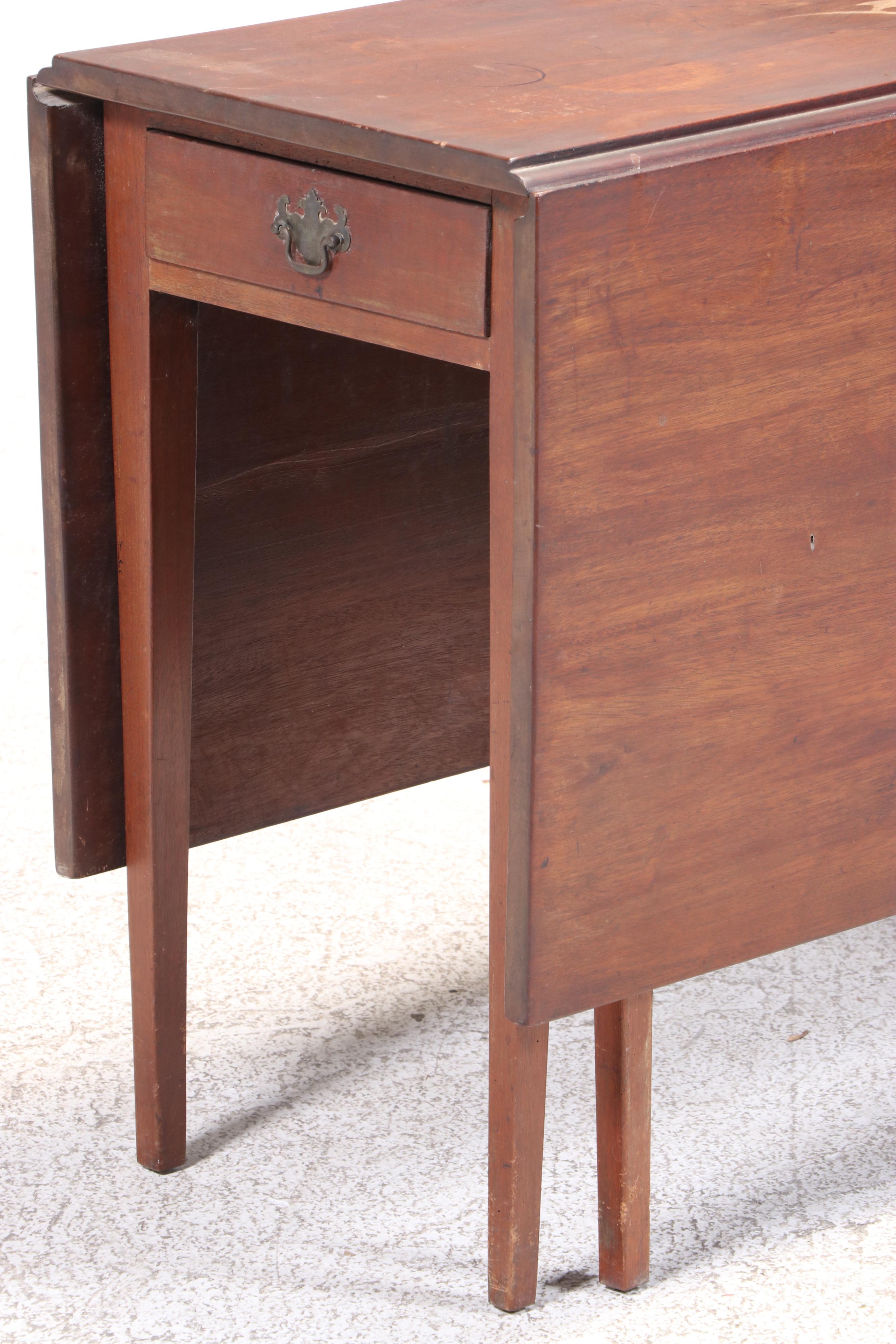American Primitive Mahogany Drop-Leaf Table, 19th Century