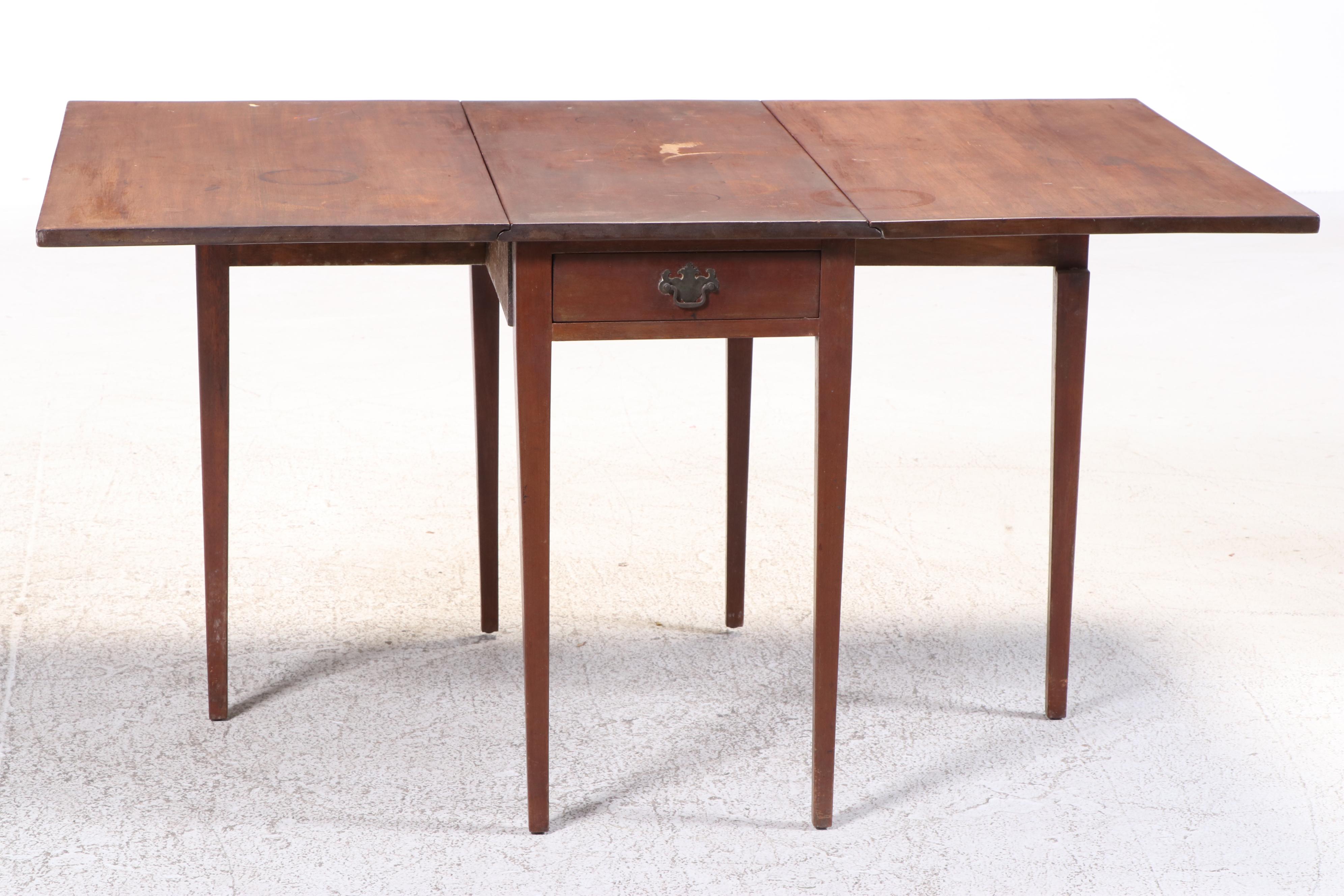 American Primitive Mahogany Drop-Leaf Table, 19th Century