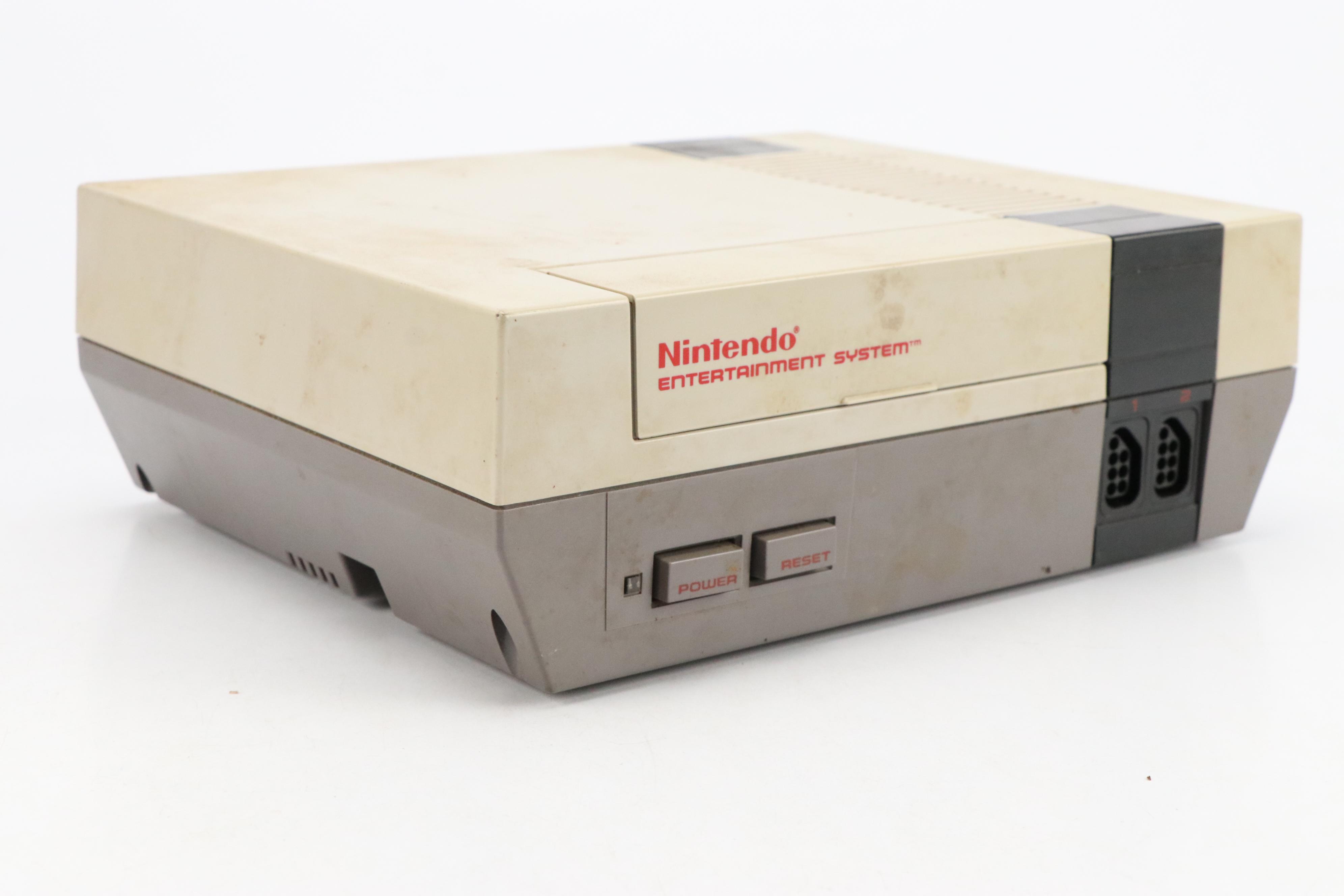 Nintendo Entertainment System w/ Zelda, Castlevania IV, Final Fantasy II & More