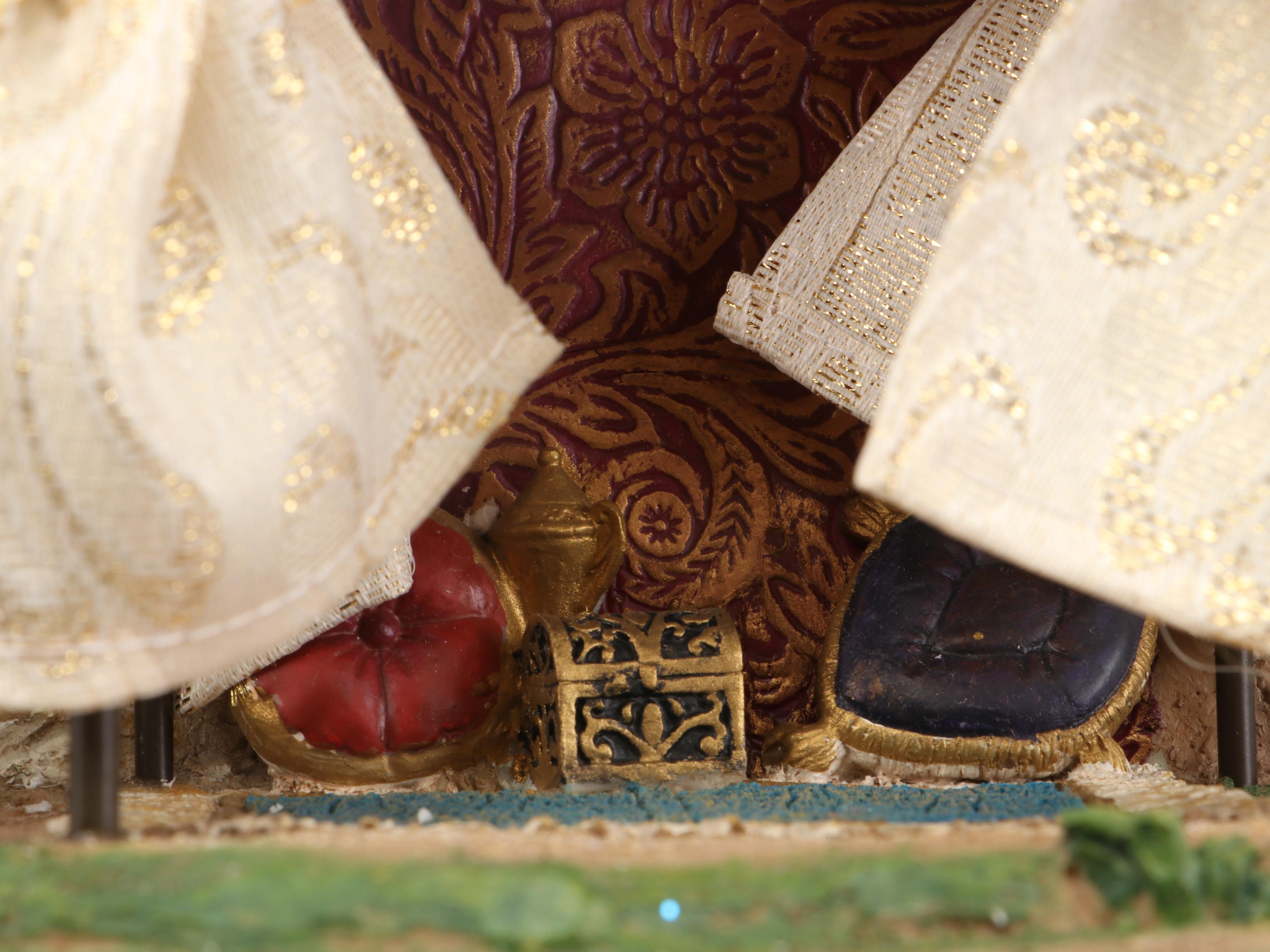 Fontanini Resin Illuminating Three-Part Nativity Creche