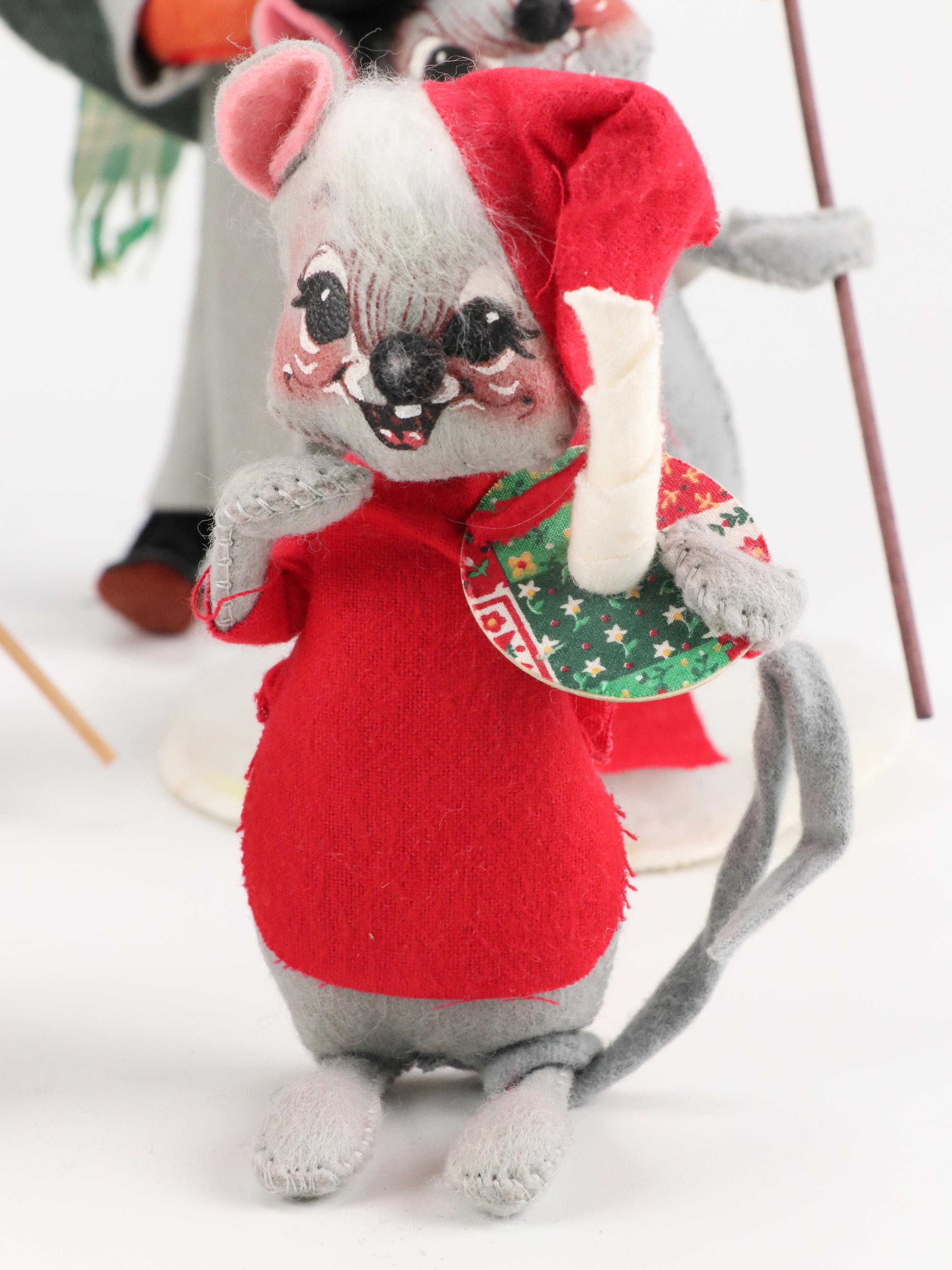 Annalee Mobilitee Chimney Sweep Mouse and Other Dolls, Mid to Late 20th Century