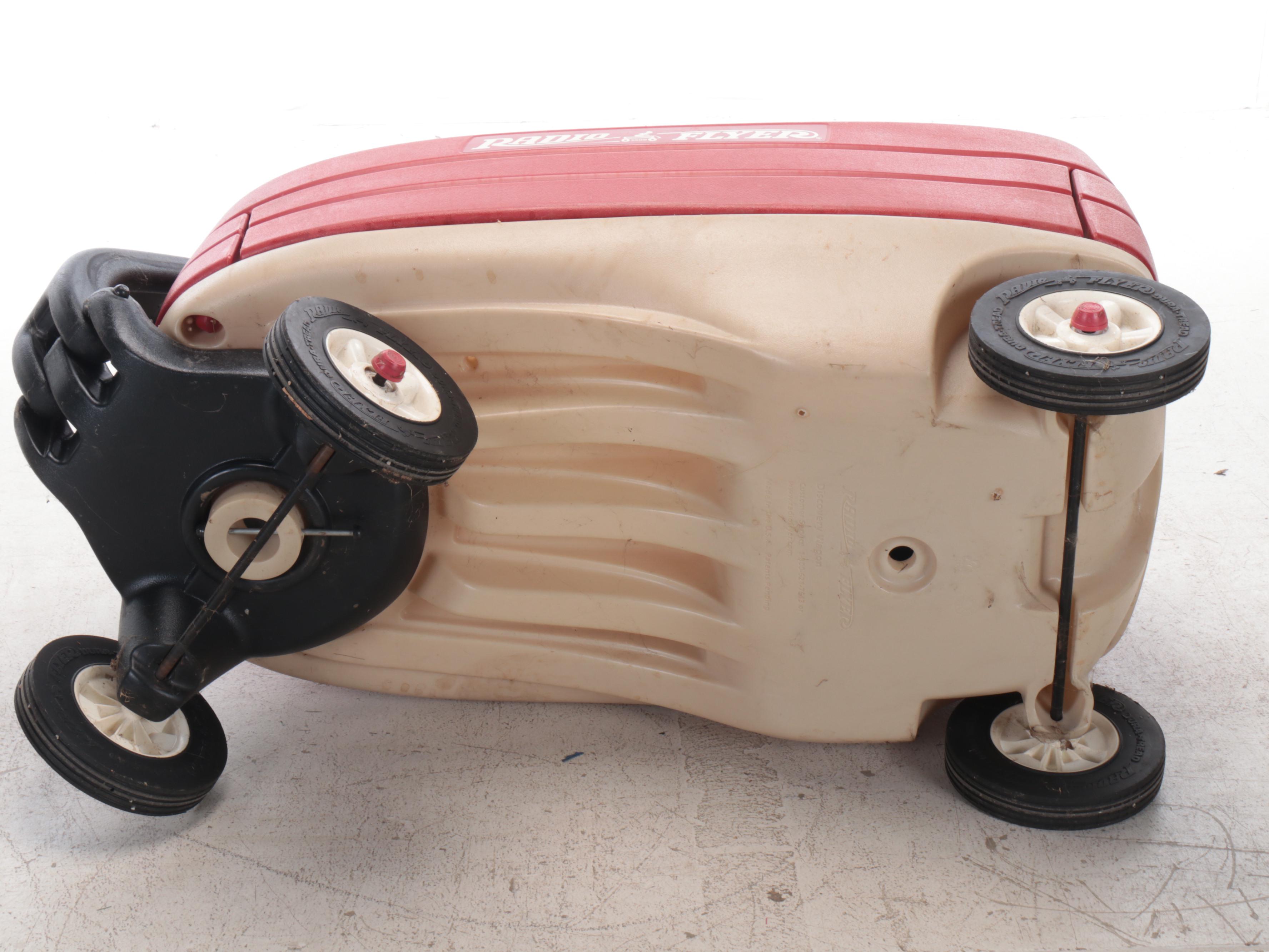 Radio Flyer Discovery Plastic Wagon
