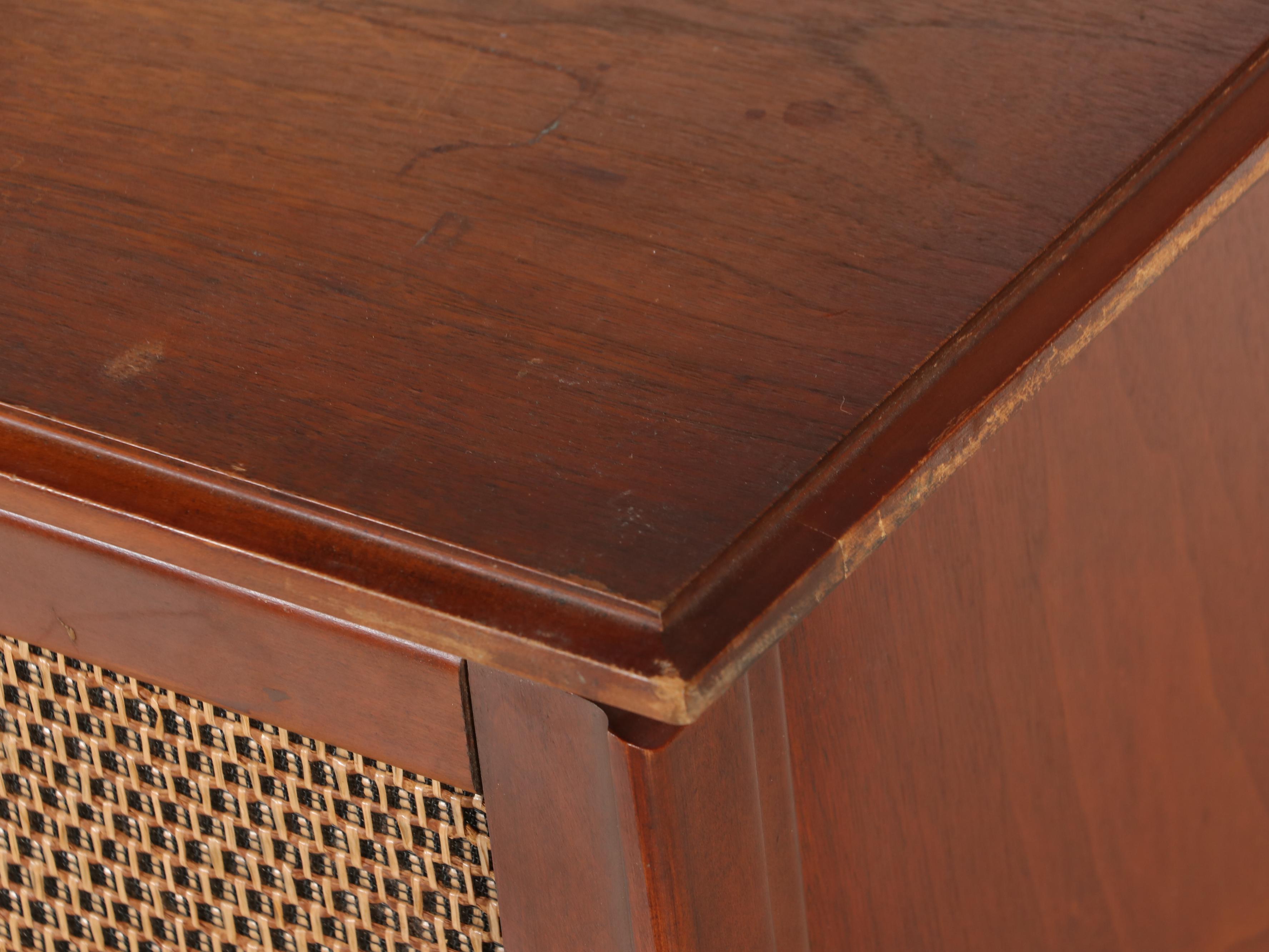 RCA Victor Victrola Mid Century Modern Walnut Turntable Cabinet