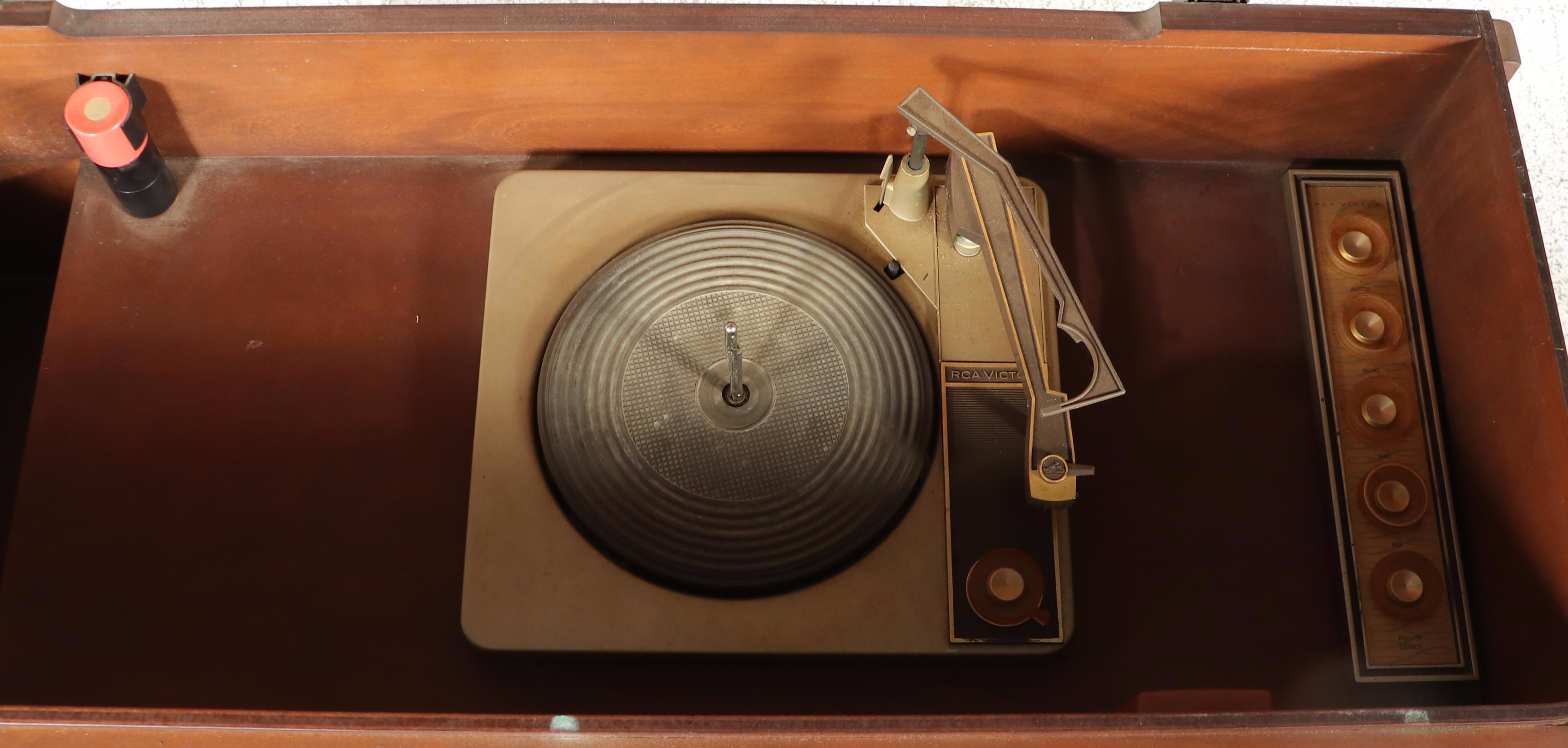 RCA Victor Victrola Mid Century Modern Walnut Turntable Cabinet