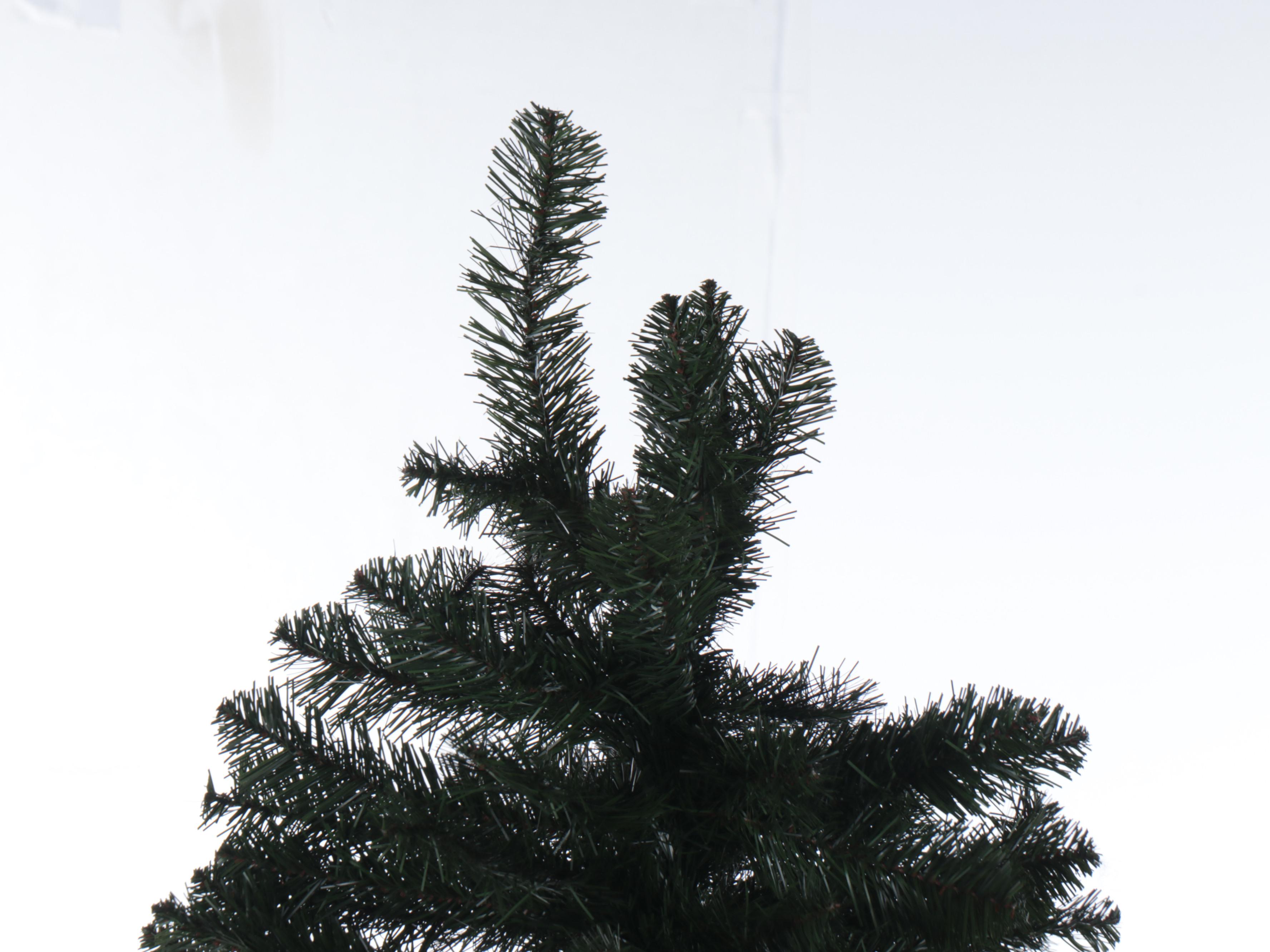 Garden Ridge 7'6 Artificial Christmas Tree