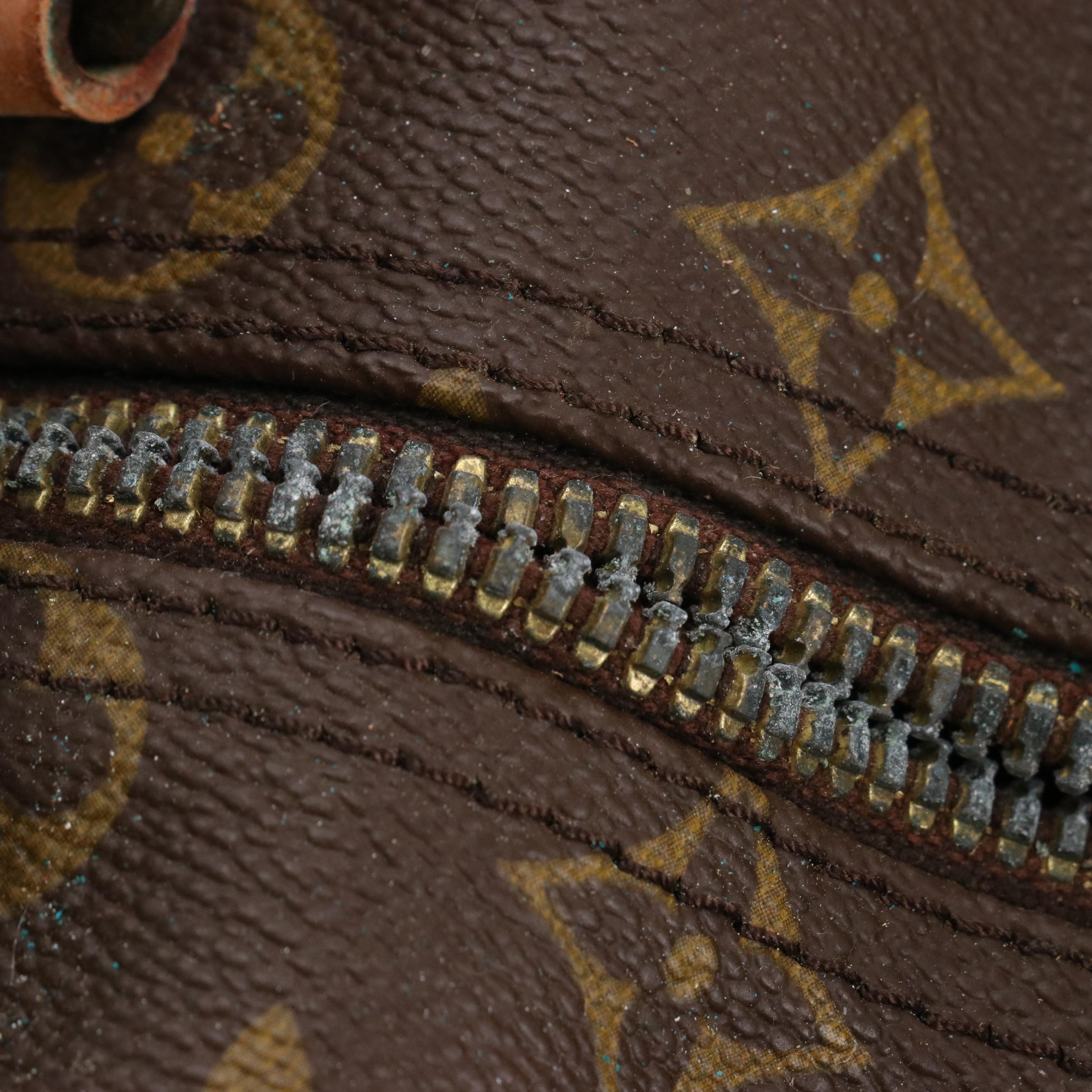 Louis Vuitton Keepall 50 Travel Bag in Monogram Canvas and Leather