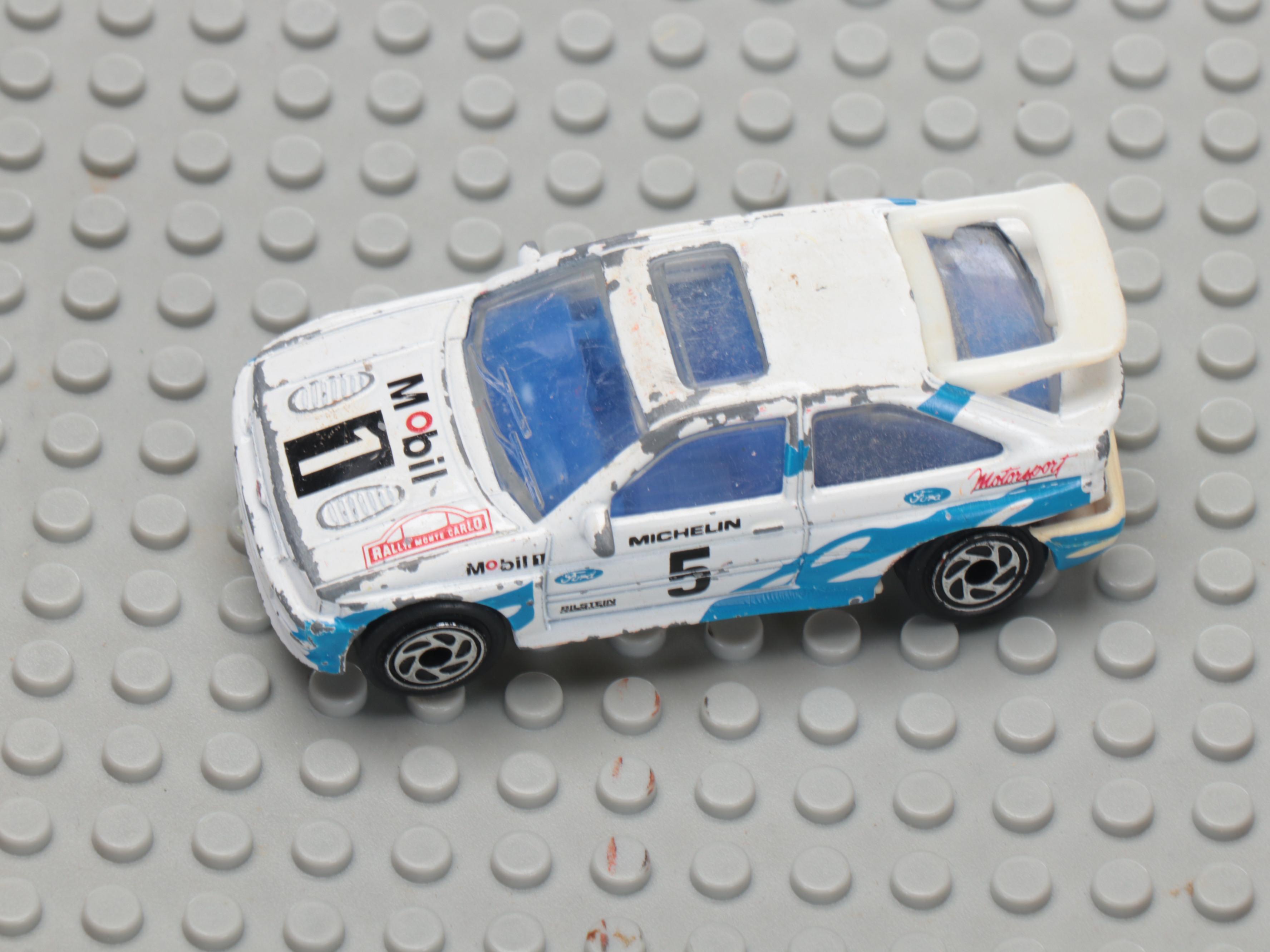 Rokenbok ROK Blocks, Base Plates and Figures in Storage Tubs