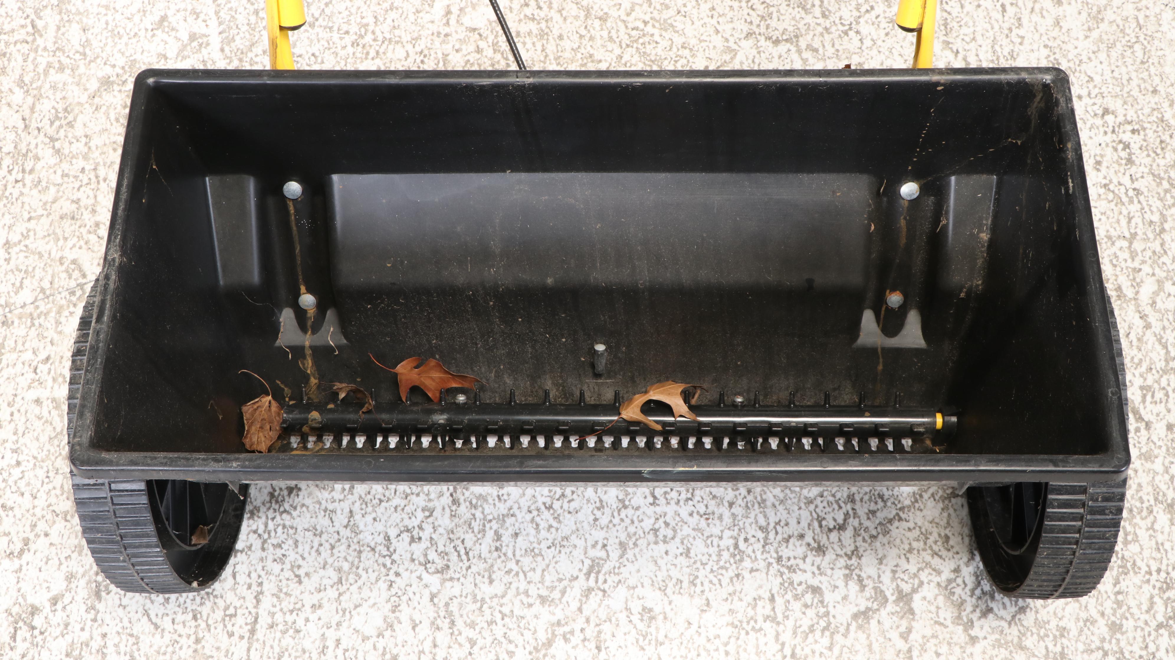 Yardworks Plastic and Metal Lawn Seeder