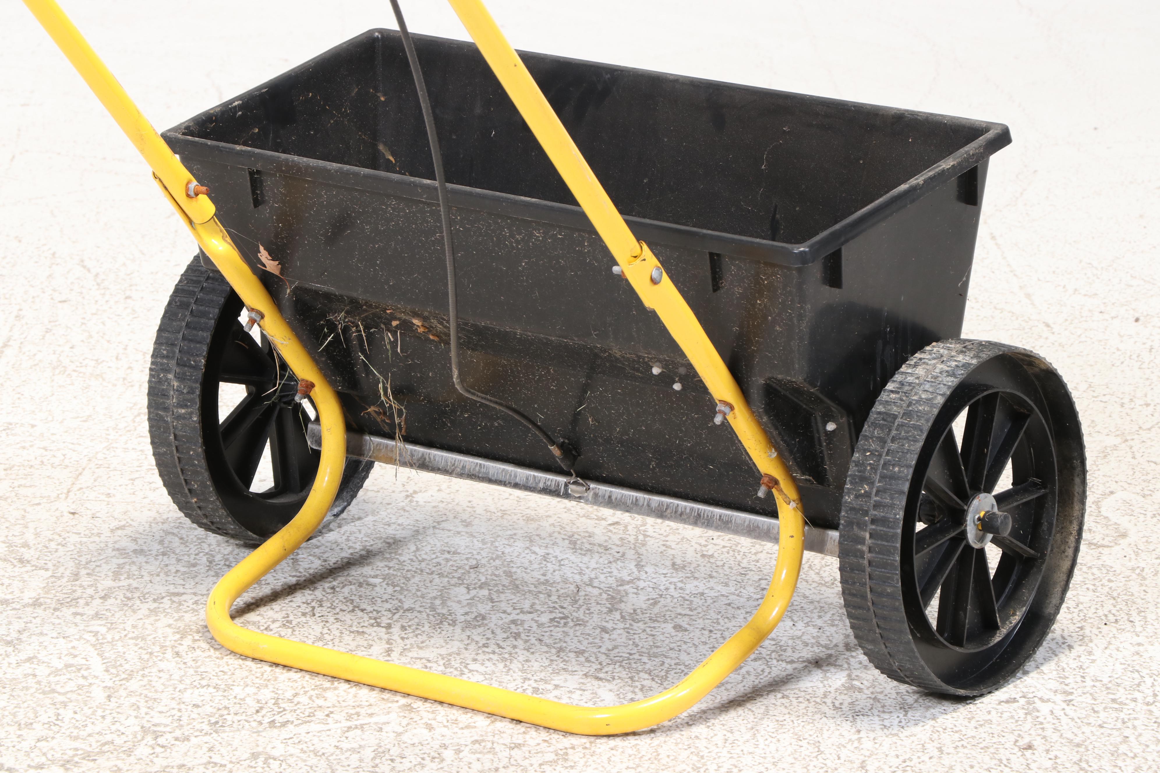 Yardworks Plastic and Metal Lawn Seeder