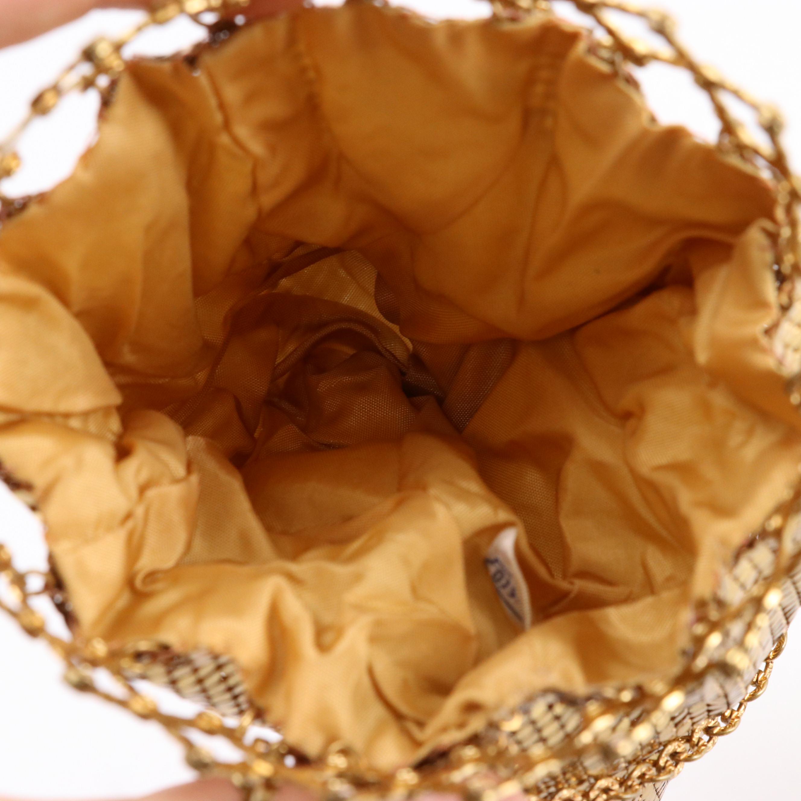 Vintage Whiting & Davis Gold Tone Metal Mesh Accordion Top Beggars Bag