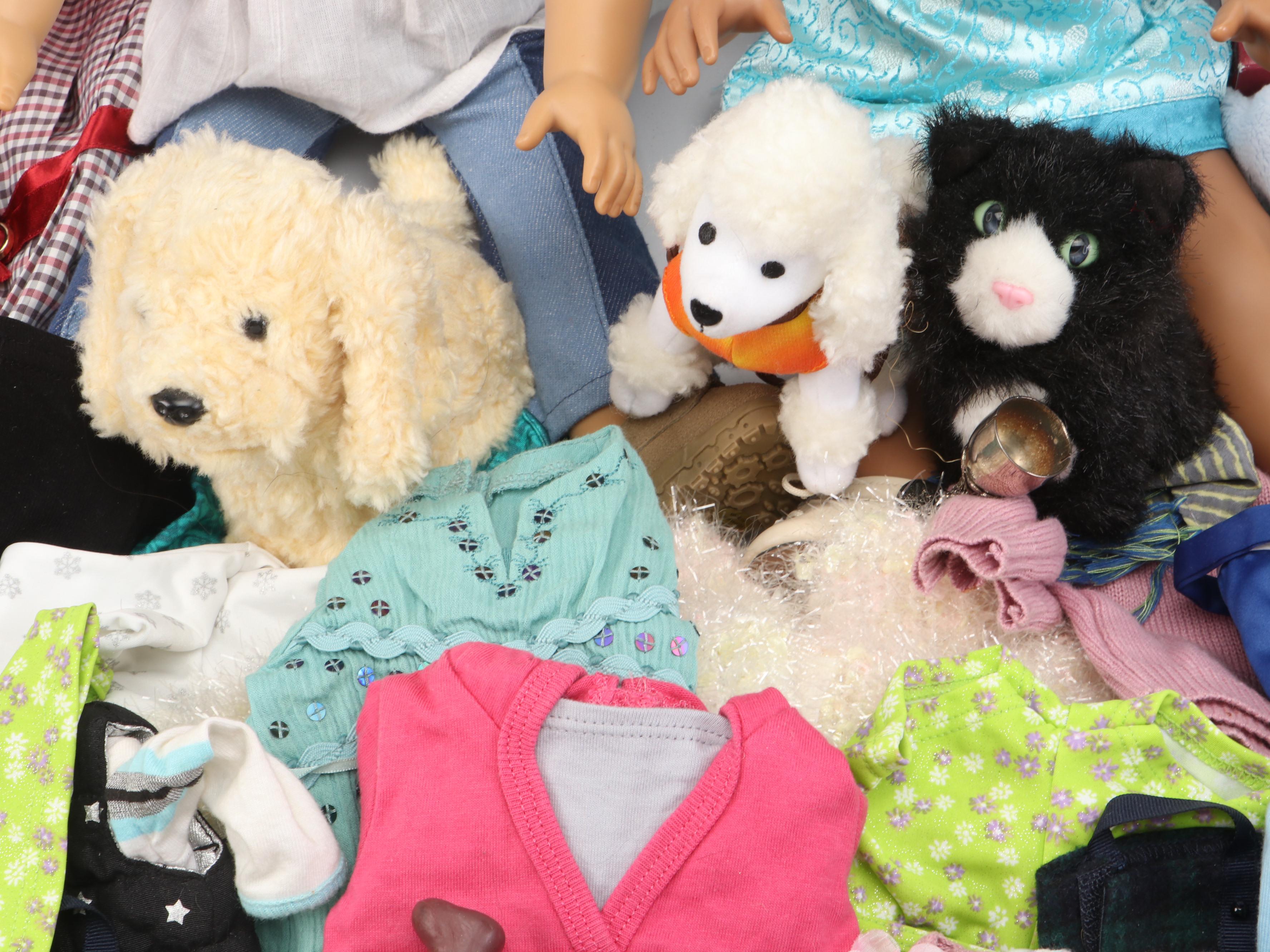 American Girl "Julie Albright" with Other Dolls and Accessories