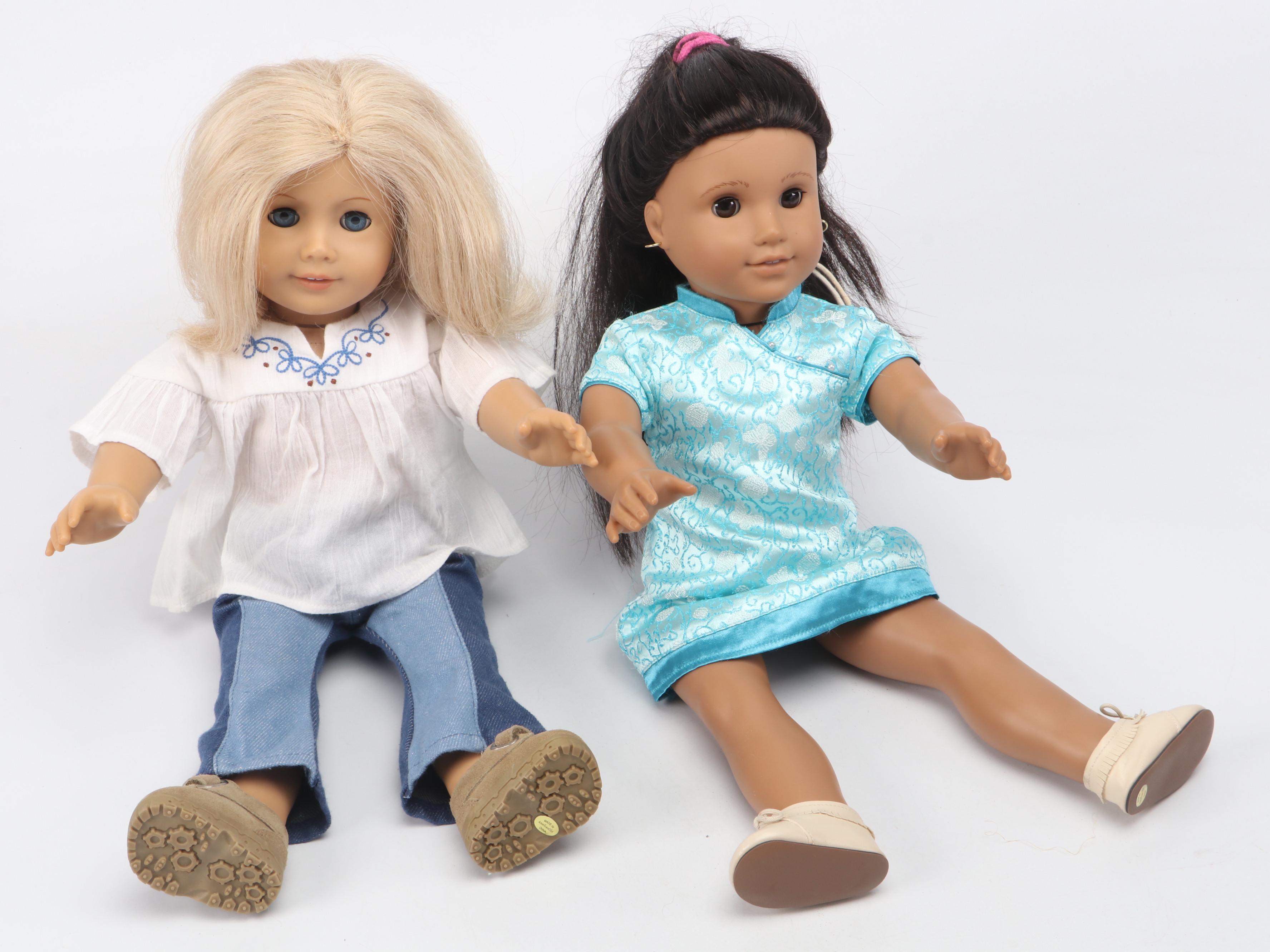 American Girl "Julie Albright" with Other Dolls and Accessories