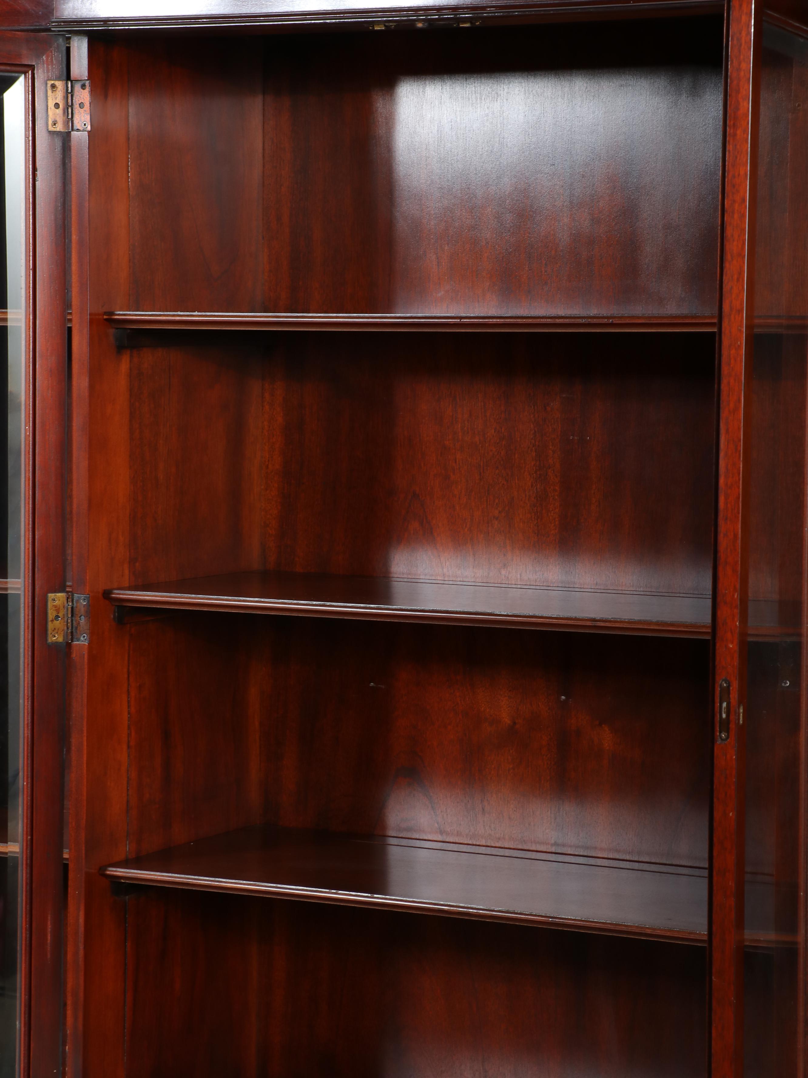 Drexel quot New Travis Court quot Mahogany Breakfront China Cabinet Mid 20th