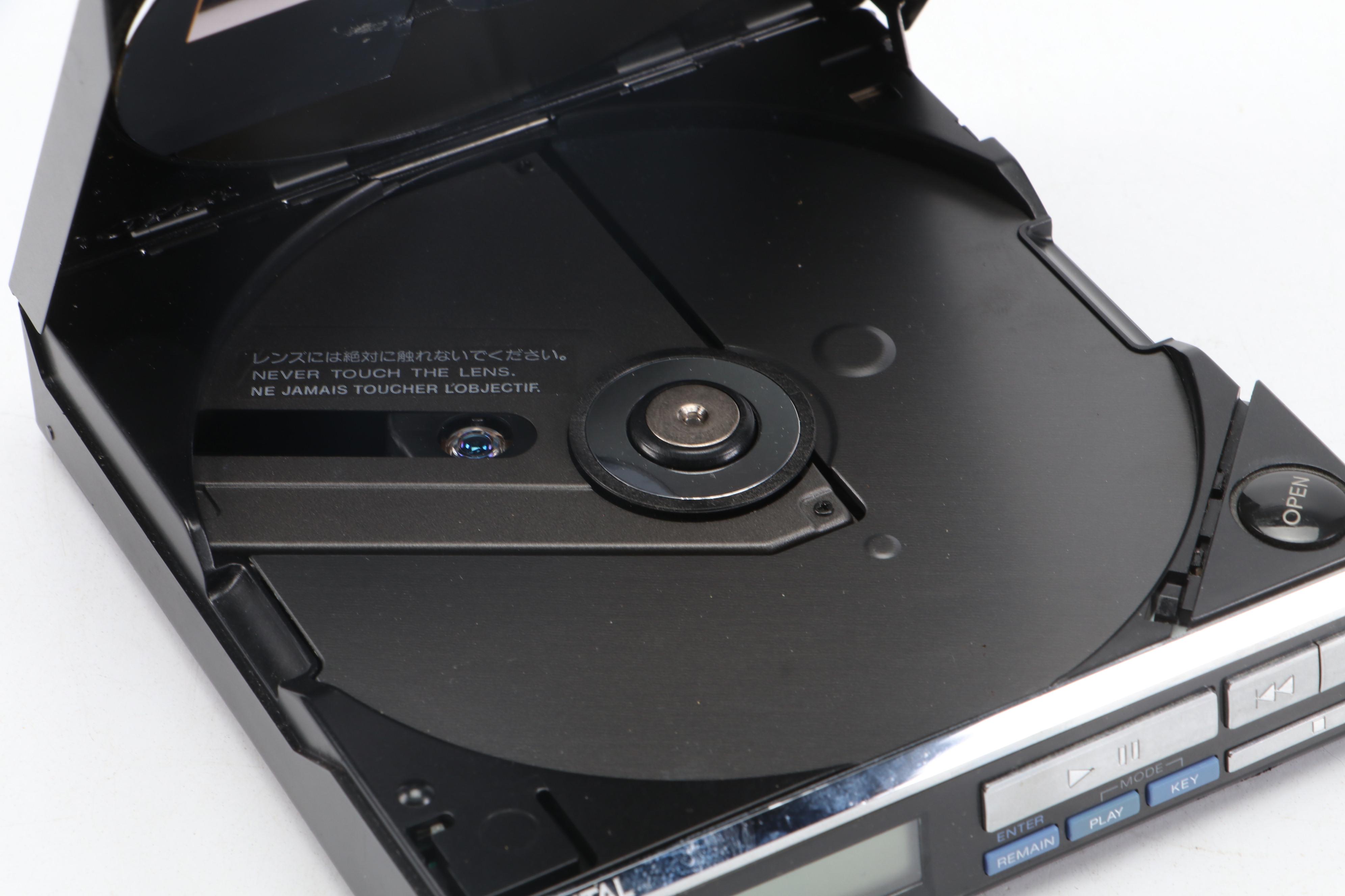 Sony D-50 Mk II Discman CD Player with Swing Caddie Portable Launch Monitor