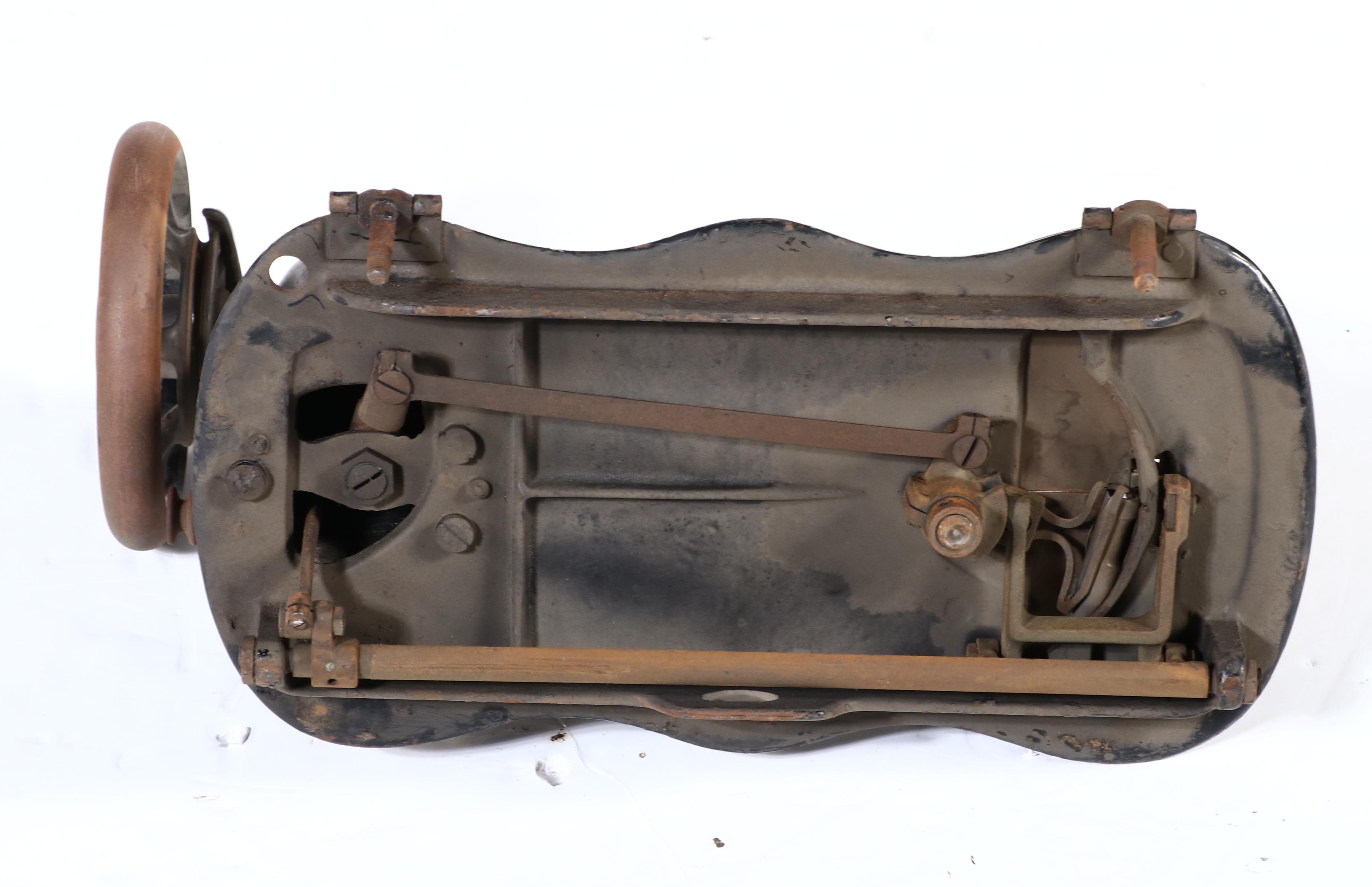 Singer Improved Family Fiddle Base Sewing Machine, Circa 1889