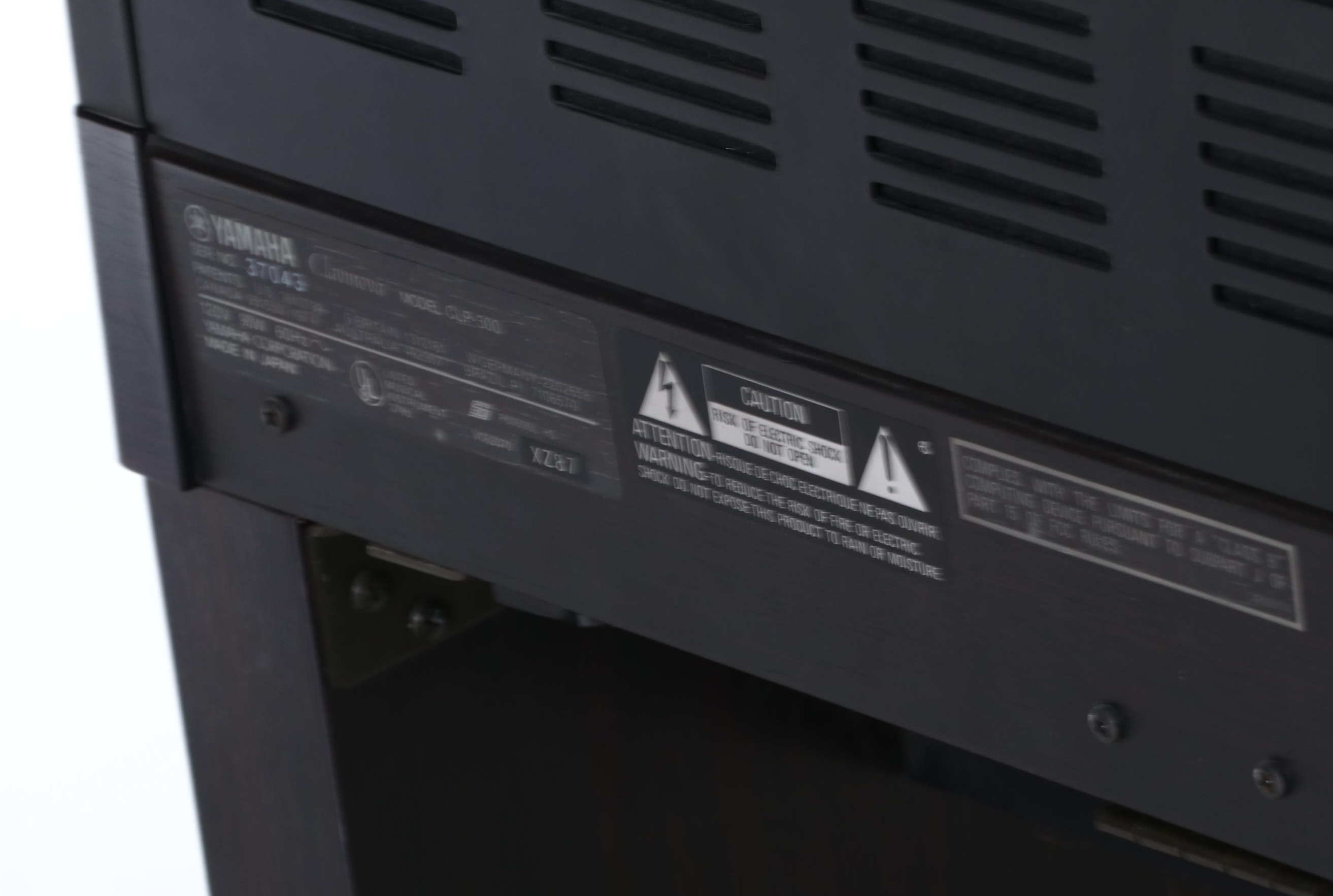 Yamaha Clavinova CLP-300 Keyboard, Integrated Stand and Matching Stool