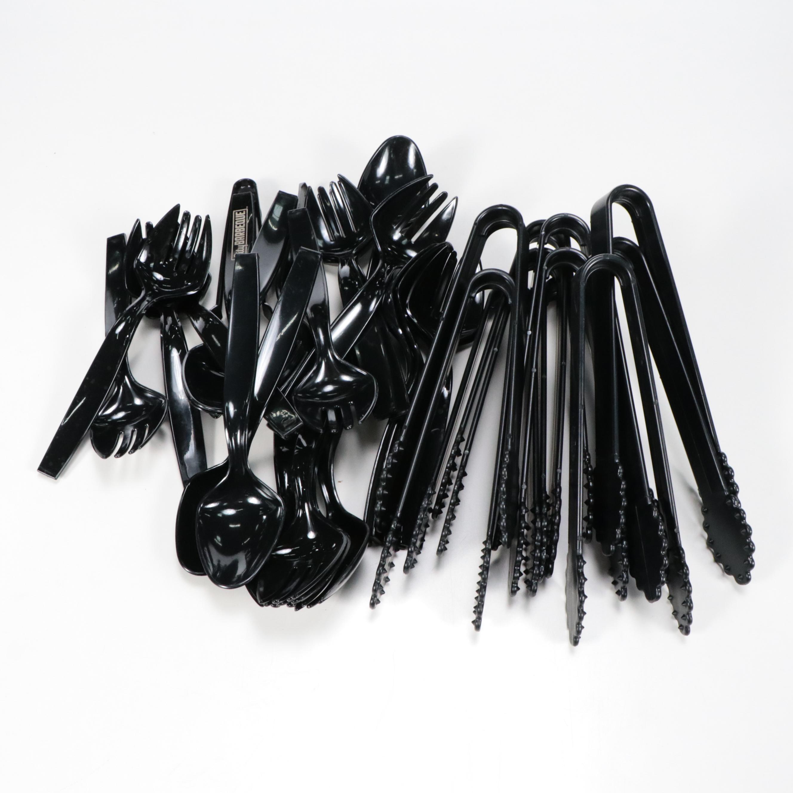 Outdoor Plastic Dinnerware and Table Accessories