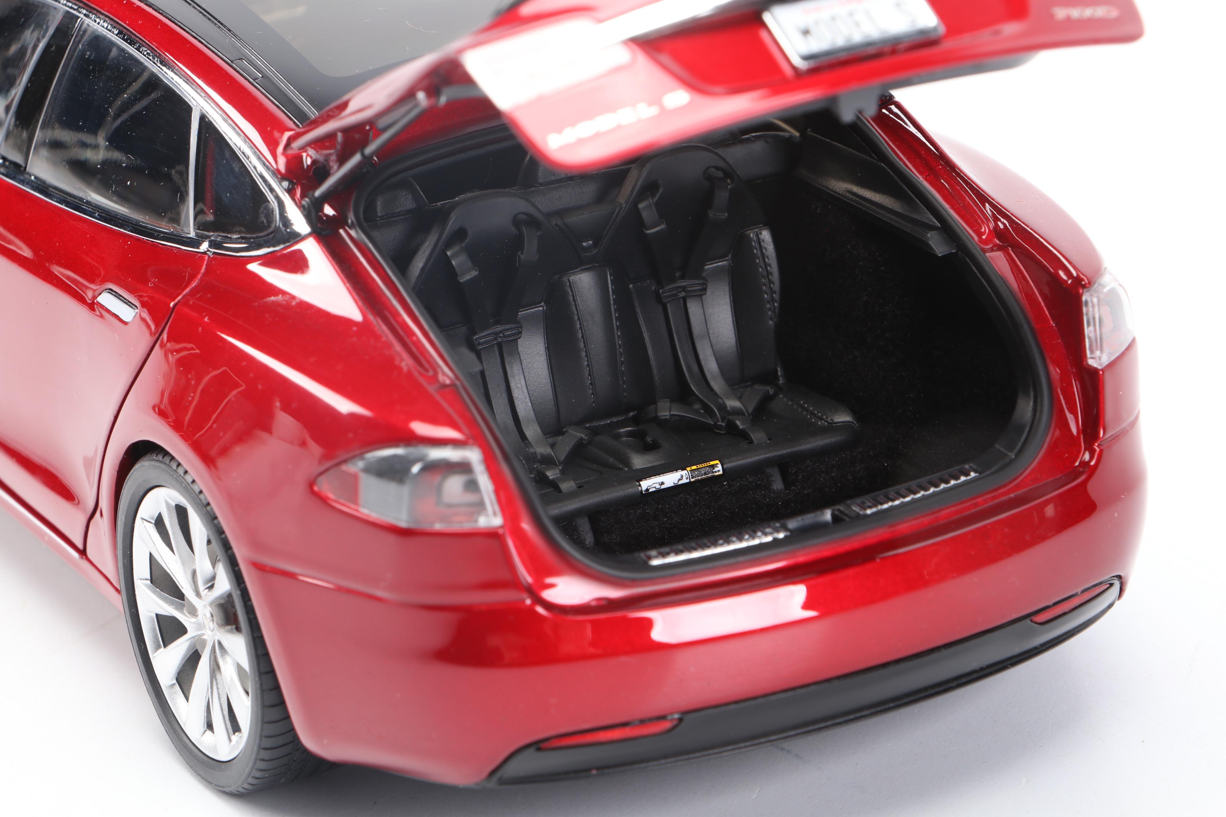 Tesla Model S P100D 1:18 Scale Diecast Car