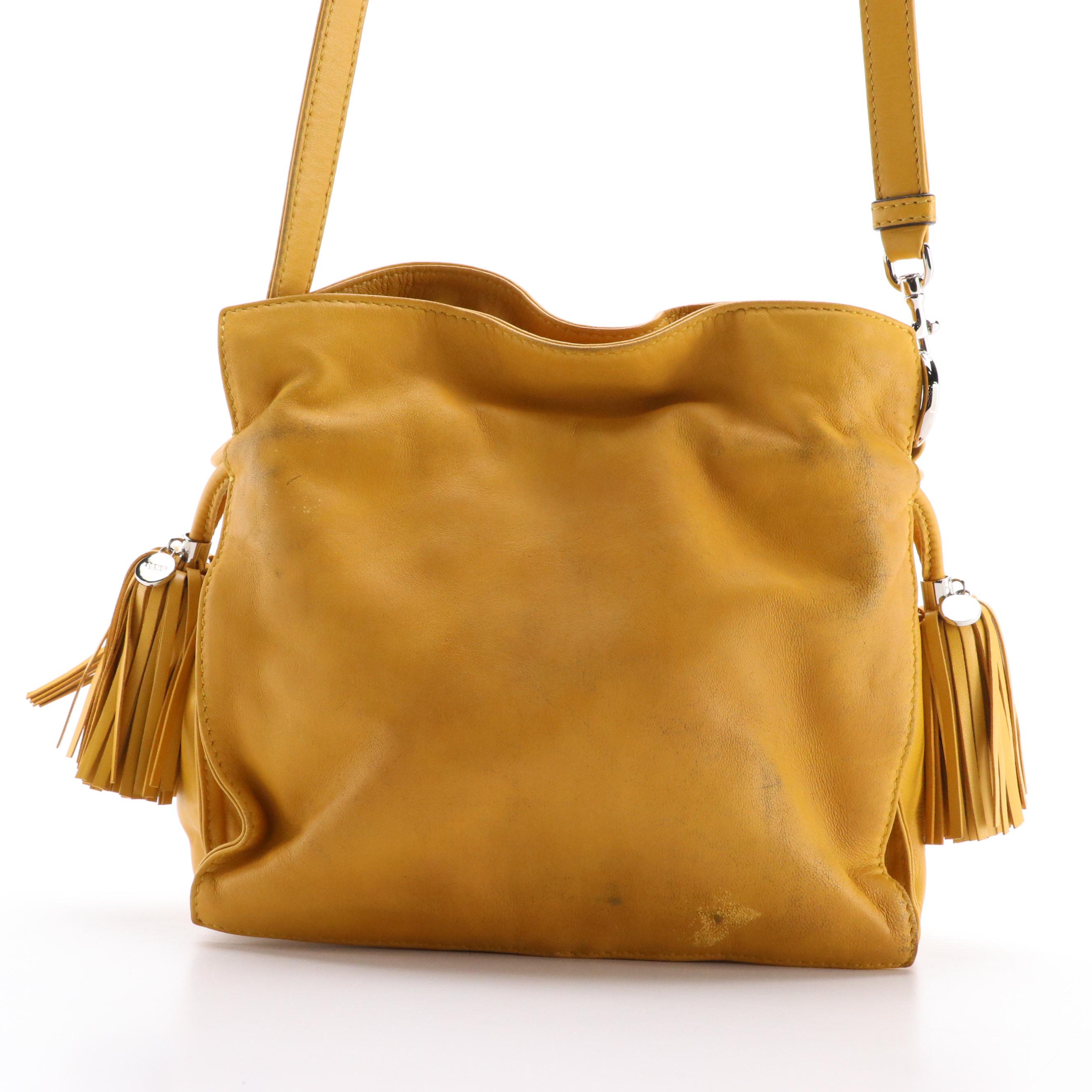 Loewe Anagram Flamenco 22 Drawstring Bolso in Amarillo Nappa Leather
