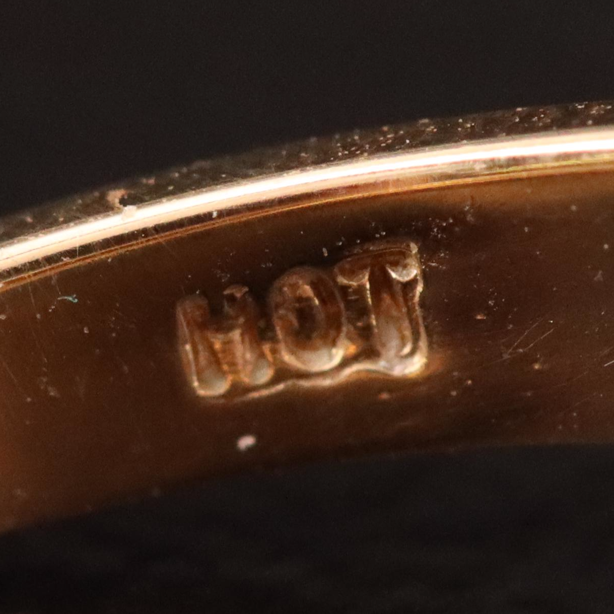 14K Color Change Fluorite and Diamond Ring