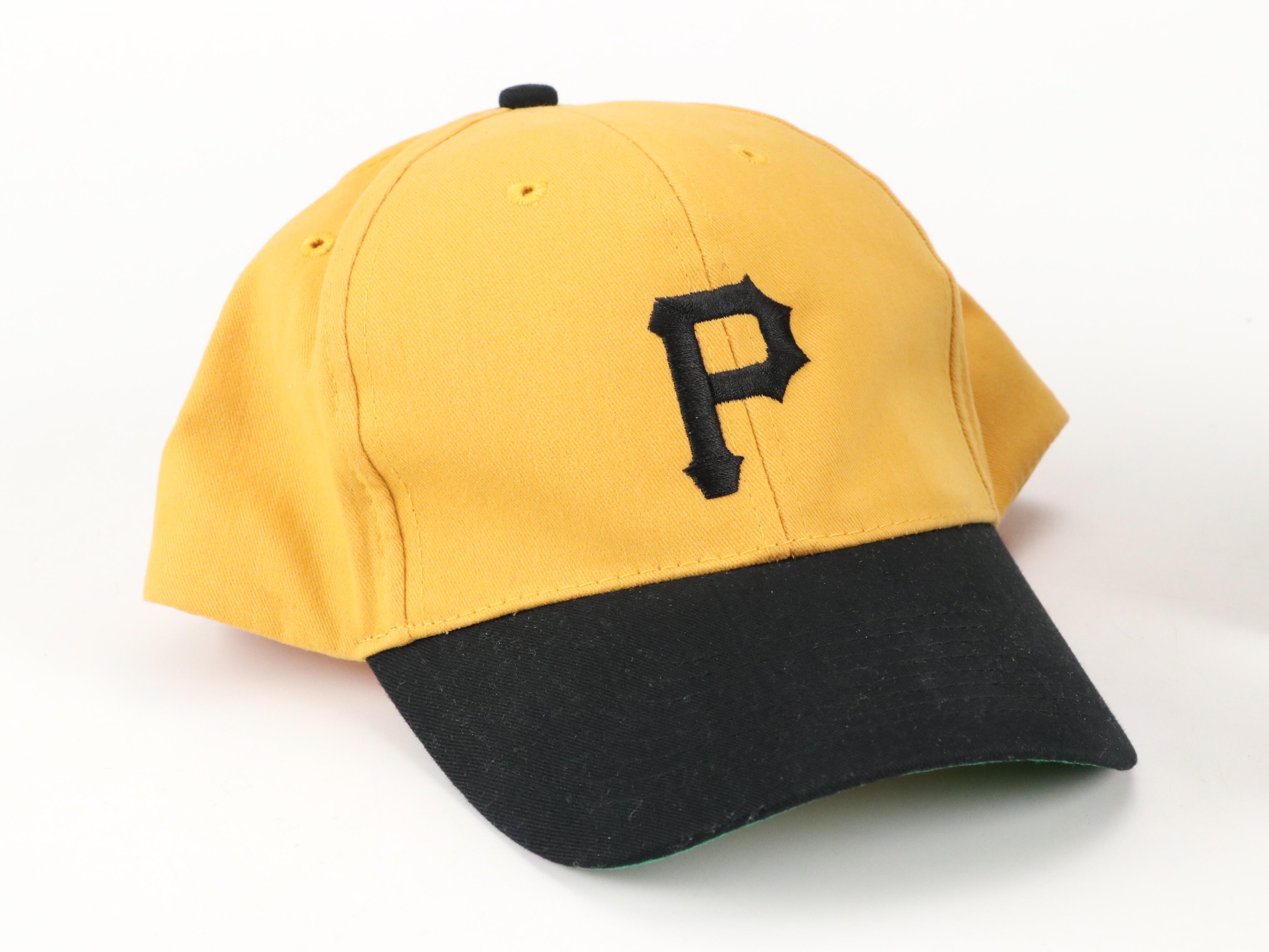 Roberto Clemente Baseball Cards and Bobblehead with Pittsburgh Pirates Hat