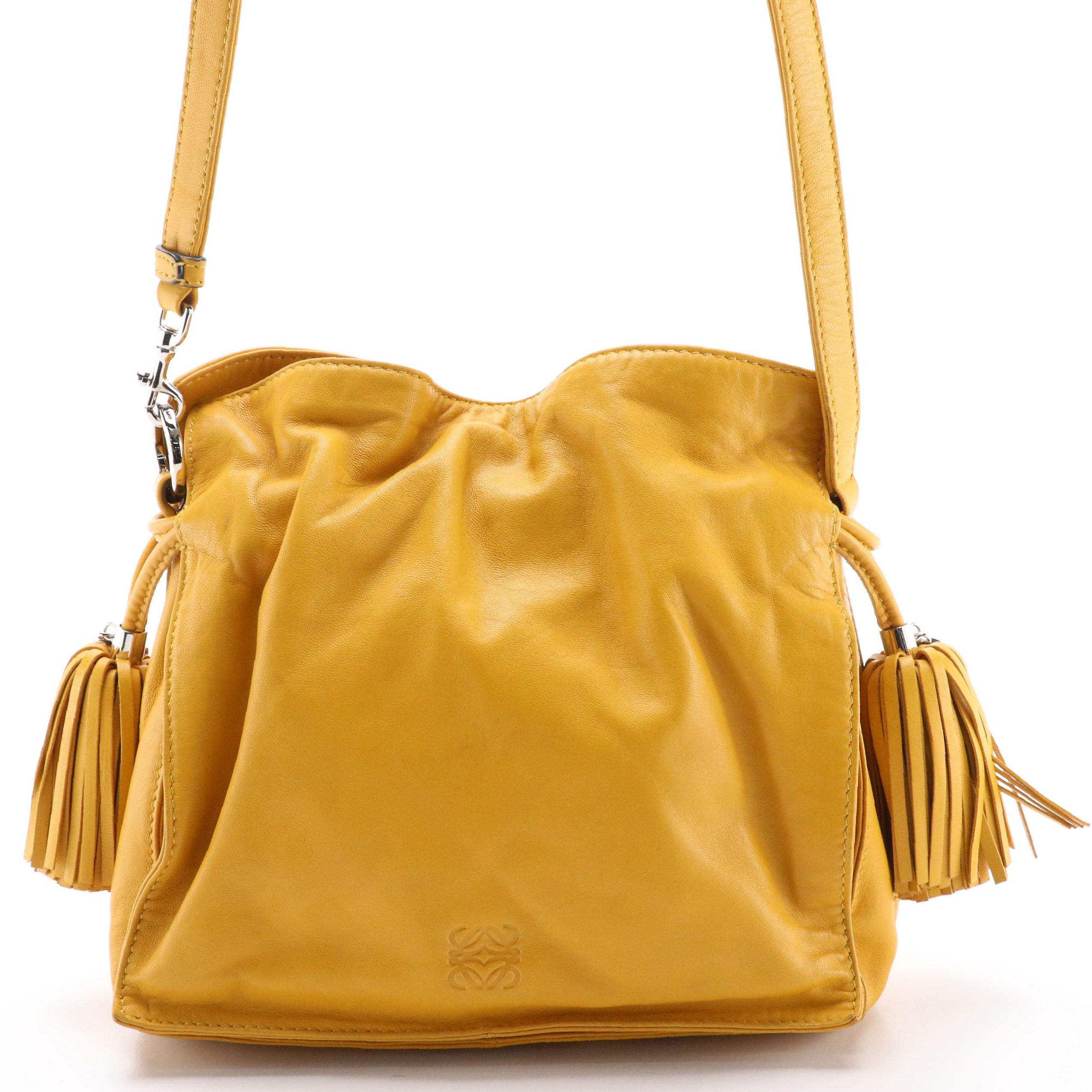 Loewe Anagram Flamenco 22 Drawstring Bolso in Amarillo Nappa Leather