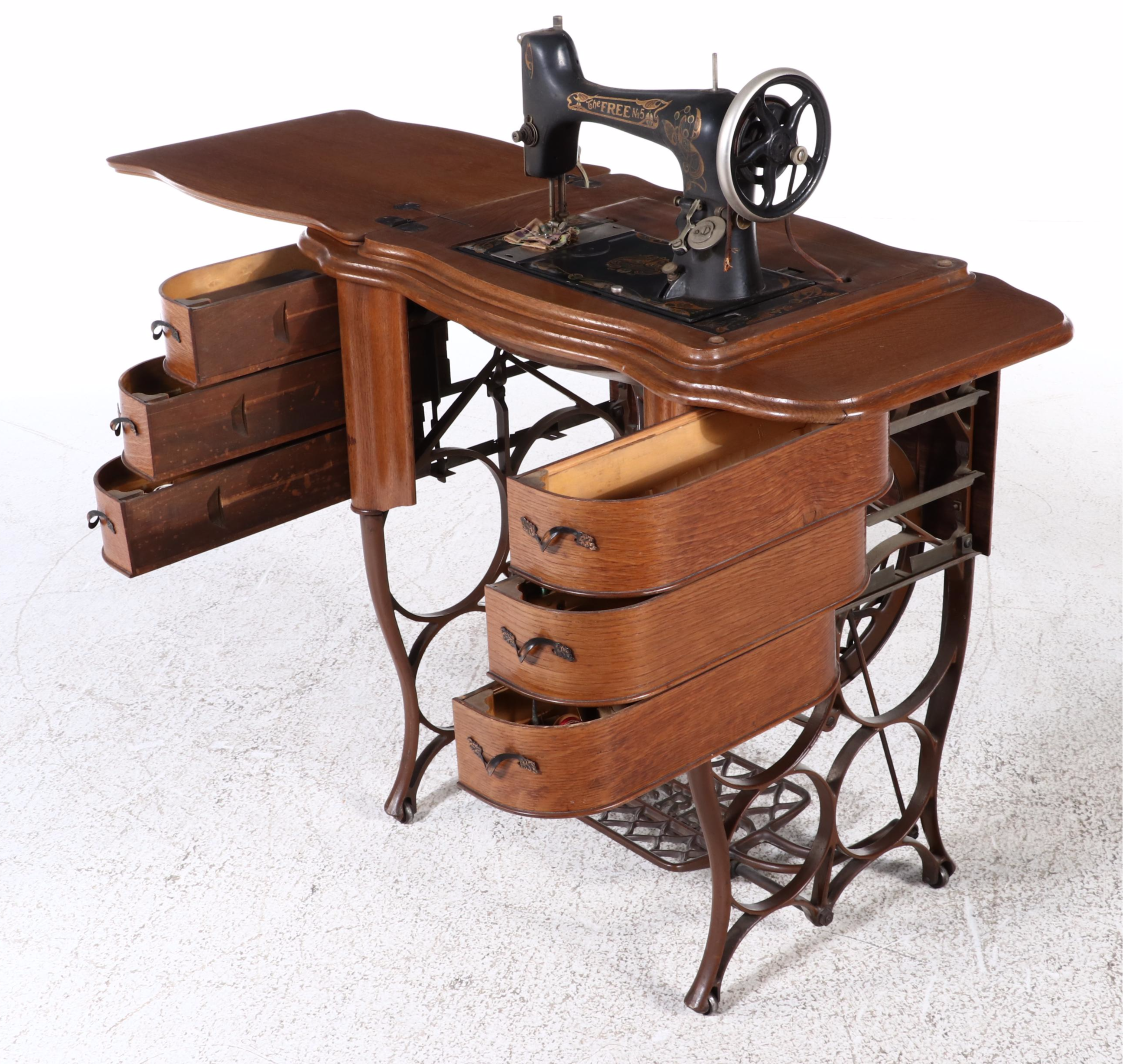 The Free Sewing Machine Co. "No. 5" Manual Sewing Machine, Early 20th C.