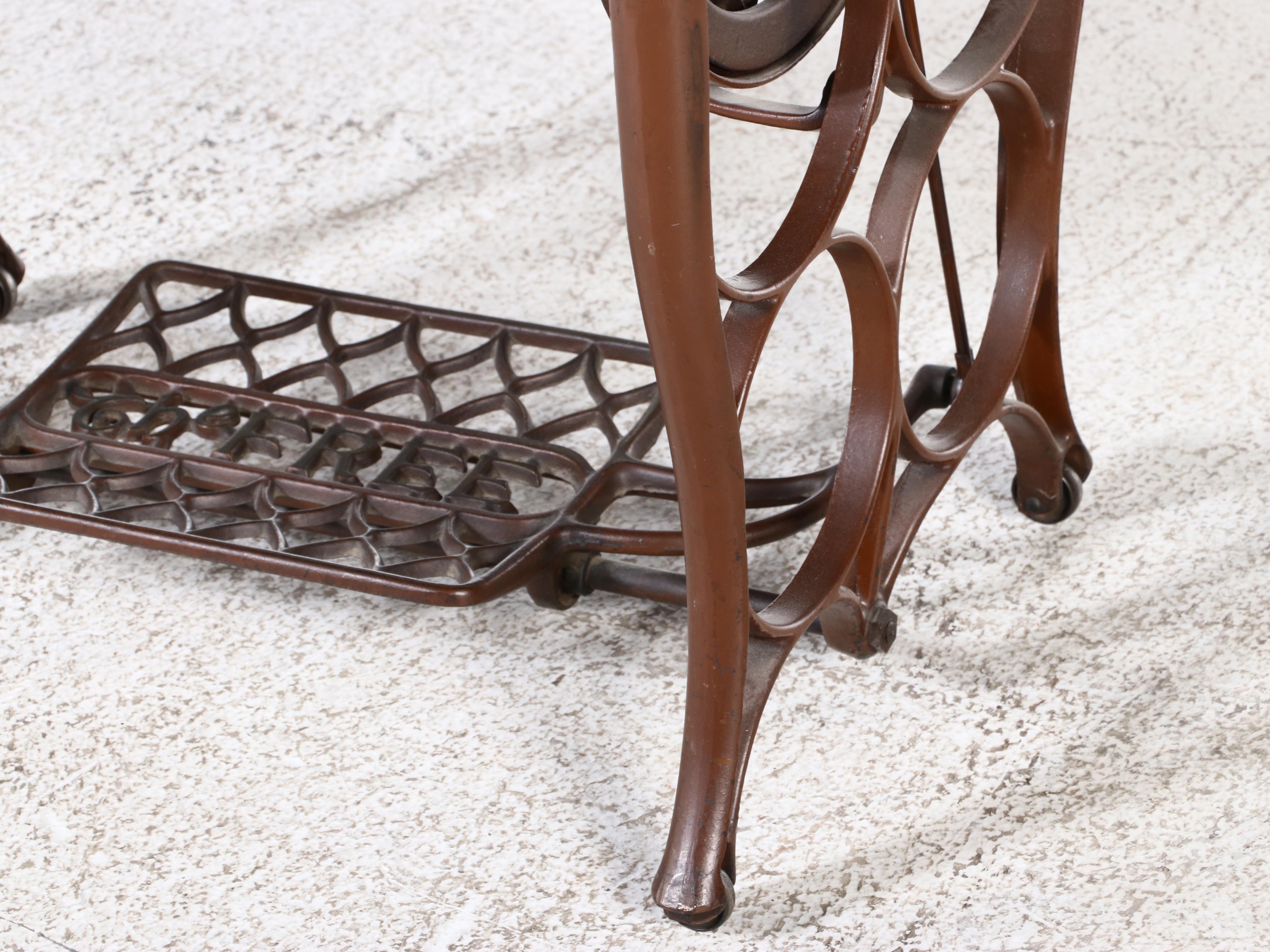 The Free Sewing Machine Co. "No. 5" Manual Sewing Machine, Early 20th C.