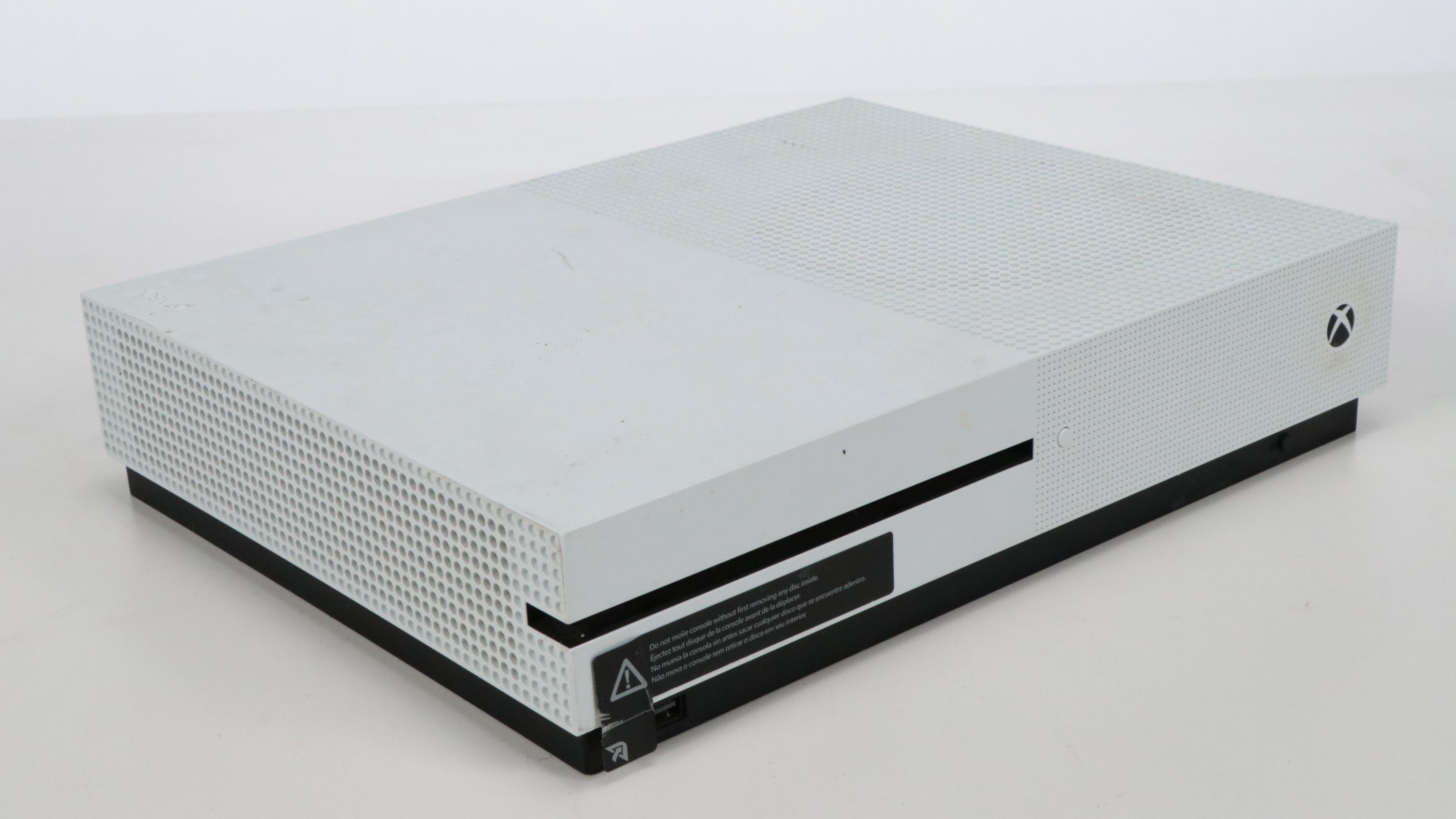 Microsoft XBOX One Console with Keyboard and Games