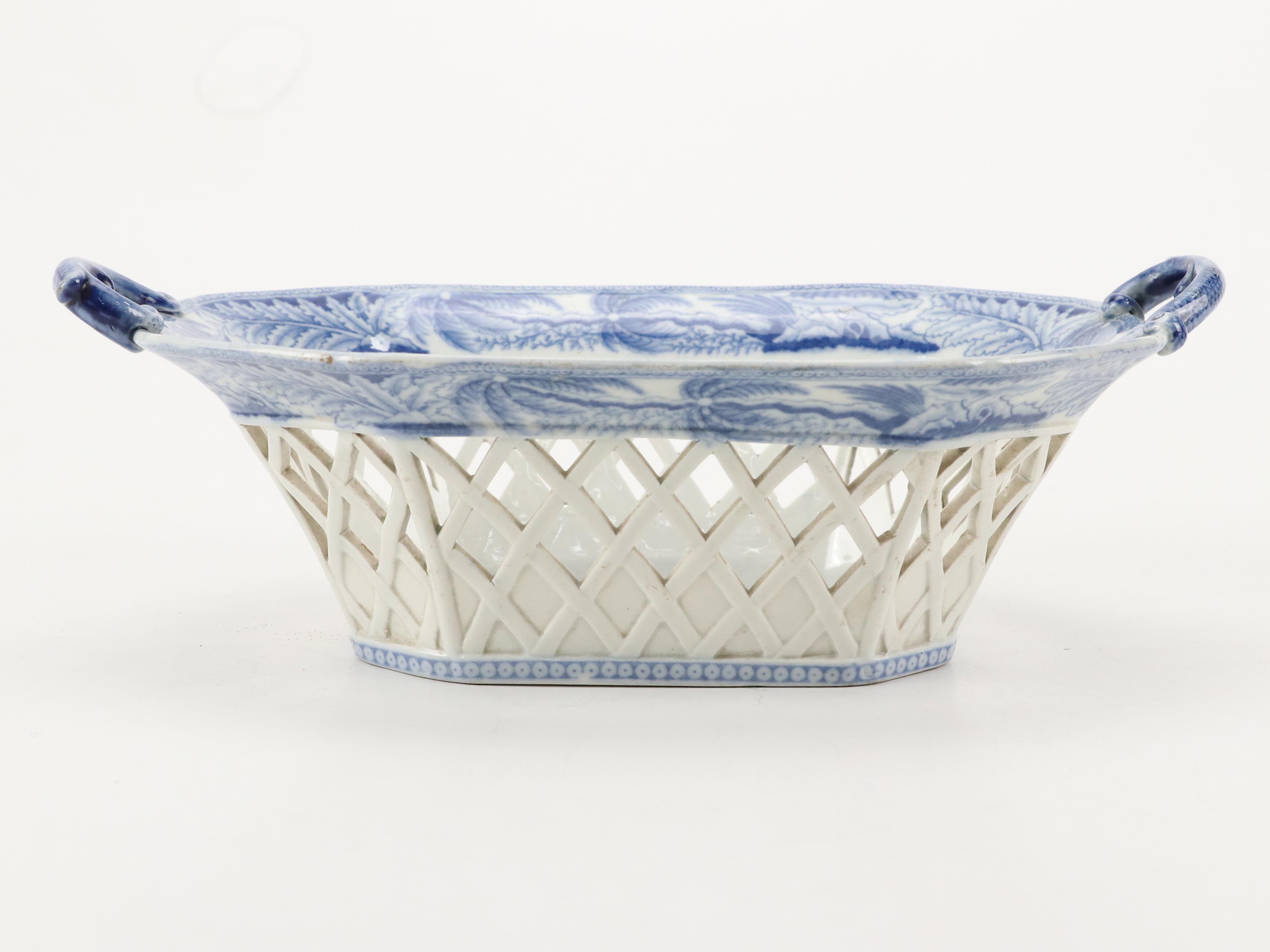 Davenport Pearlware Chinoiserie Ruins Chestnut Basket, ca. 1800-1805