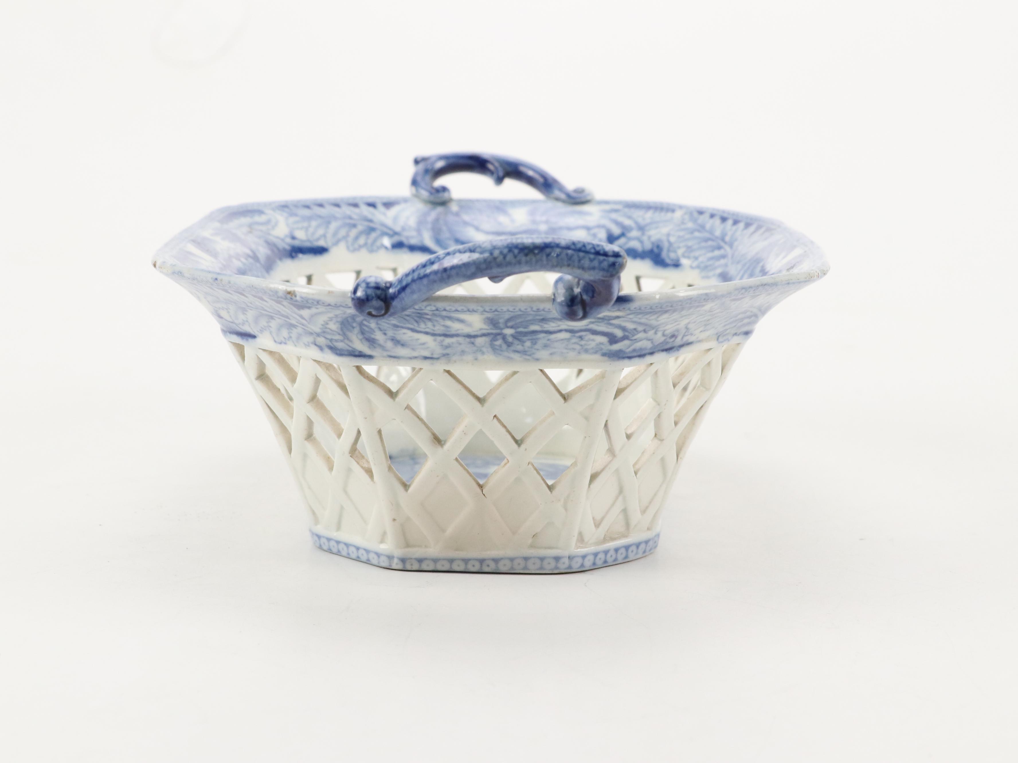 Davenport Pearlware Chinoiserie Ruins Chestnut Basket, ca. 1800-1805