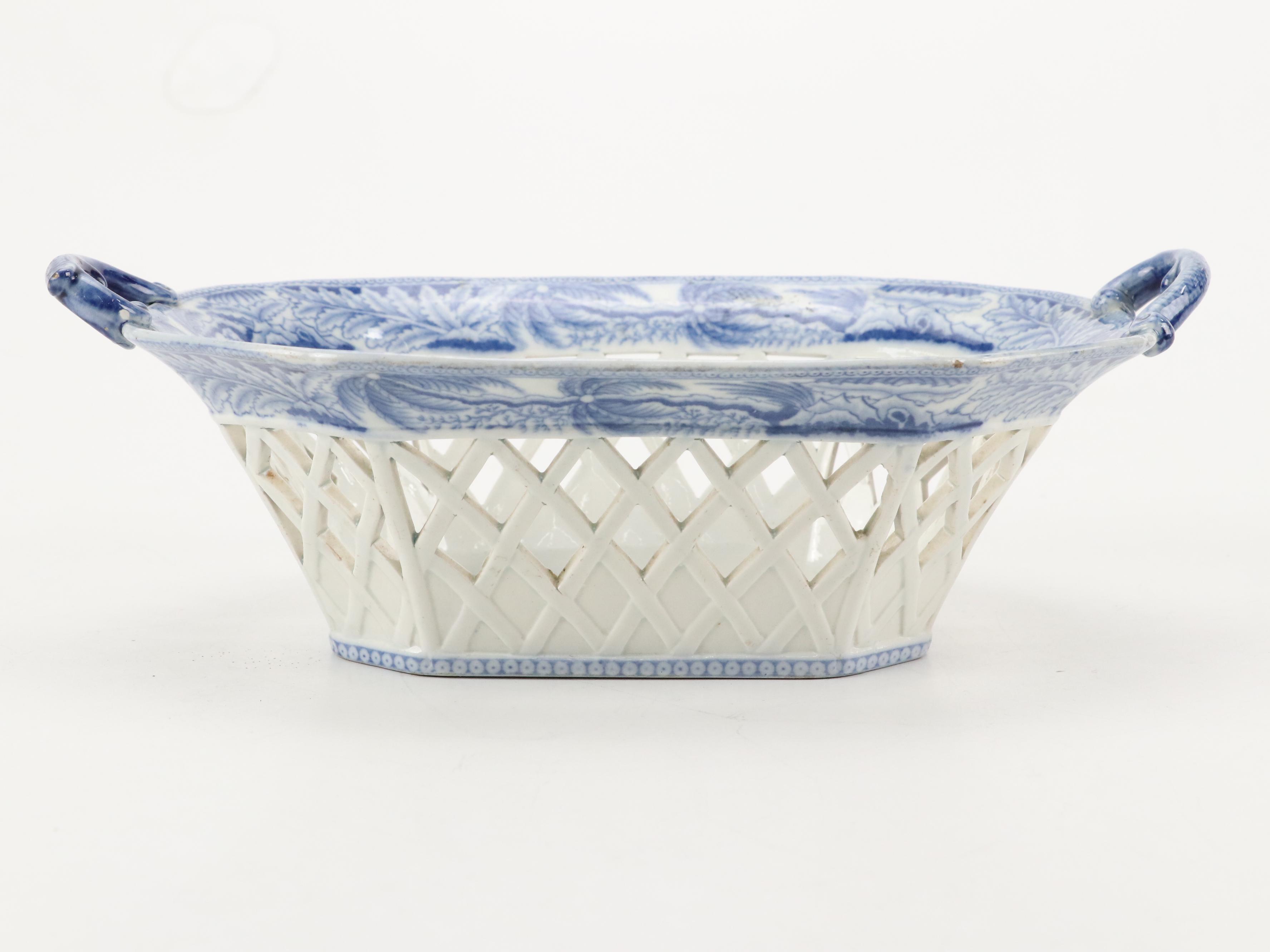 Davenport Pearlware Chinoiserie Ruins Chestnut Basket, ca. 1800-1805