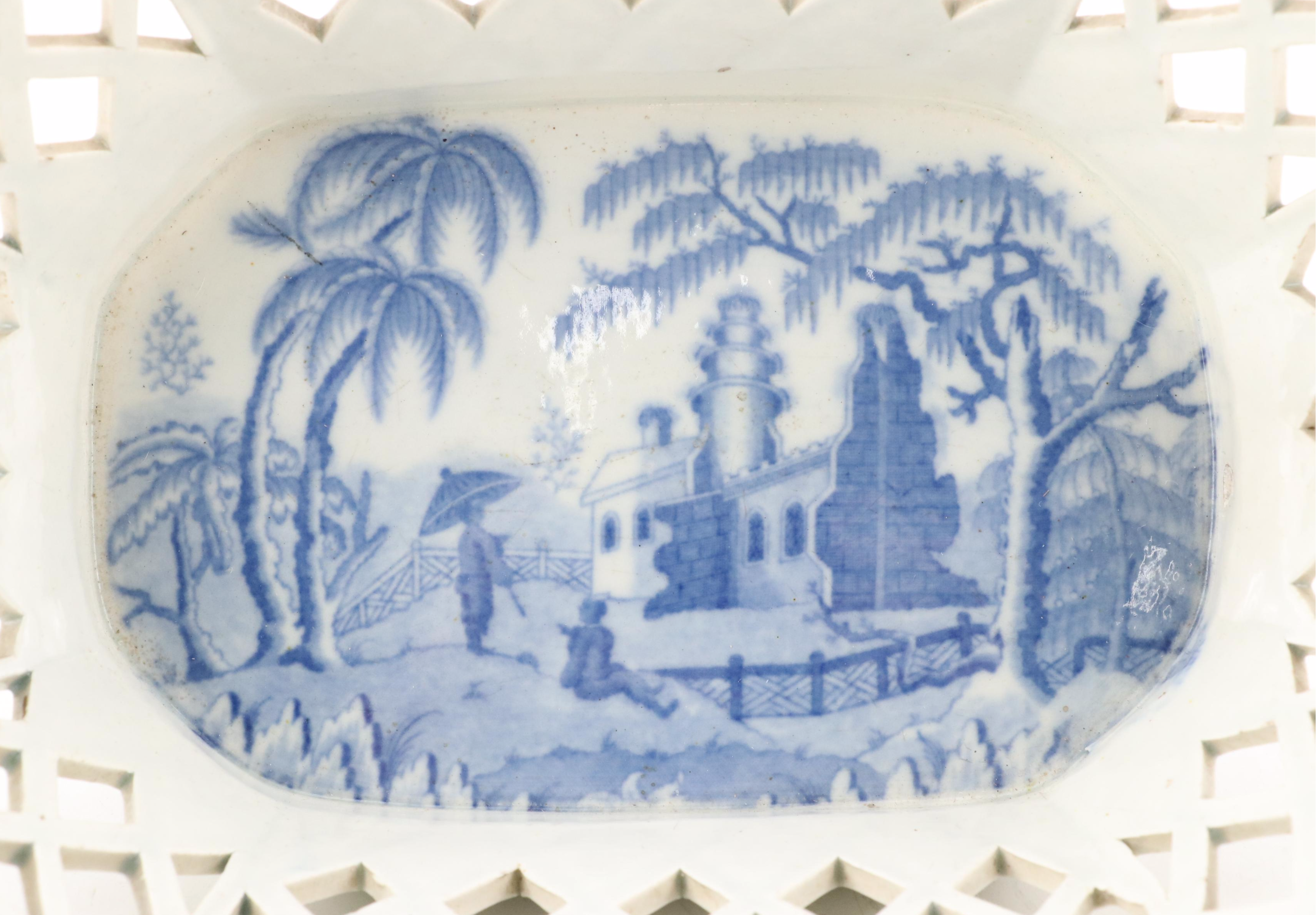 Davenport Pearlware Chinoiserie Ruins Chestnut Basket, ca. 1800-1805