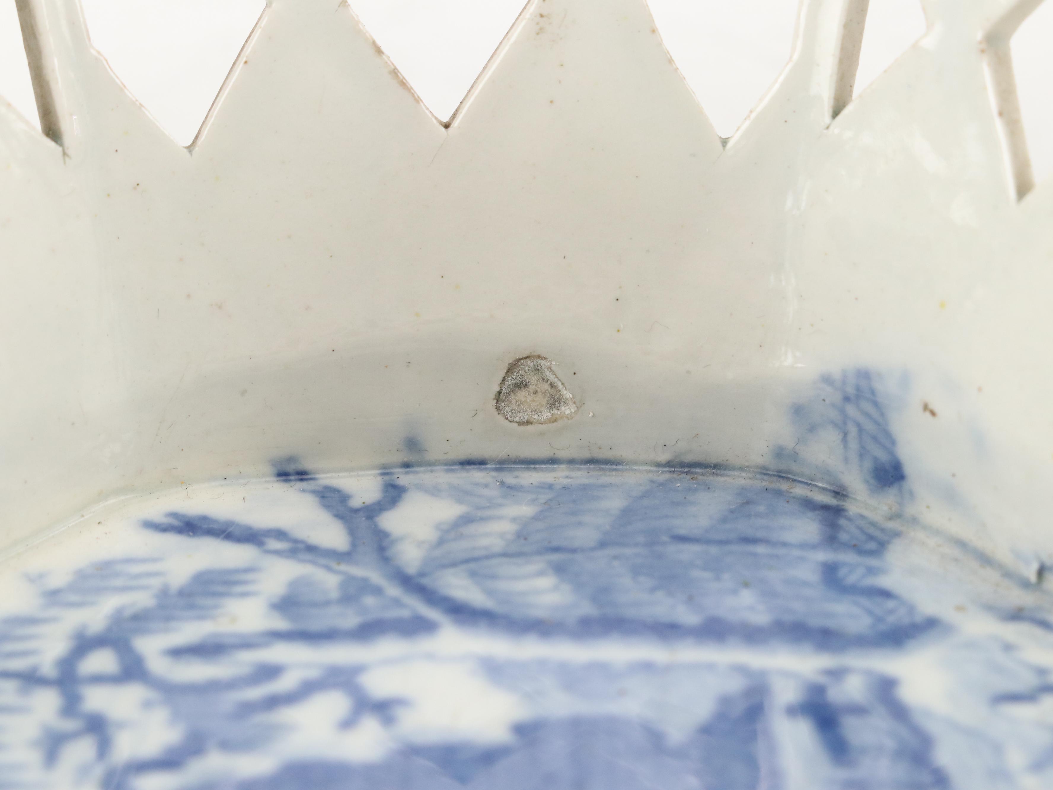 Davenport Pearlware Chinoiserie Ruins Chestnut Basket, ca. 1800-1805