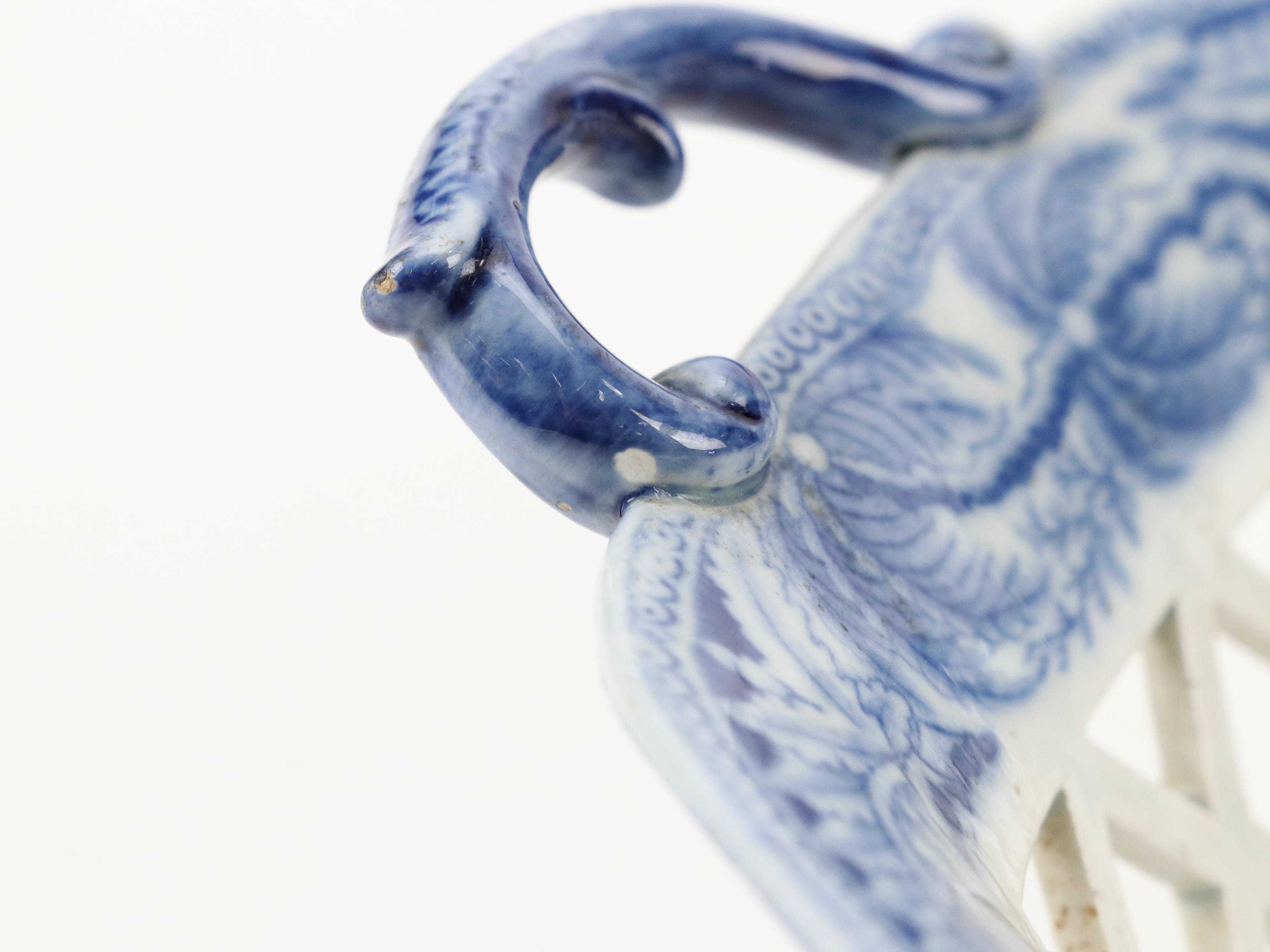 Davenport Pearlware Chinoiserie Ruins Chestnut Basket, ca. 1800-1805