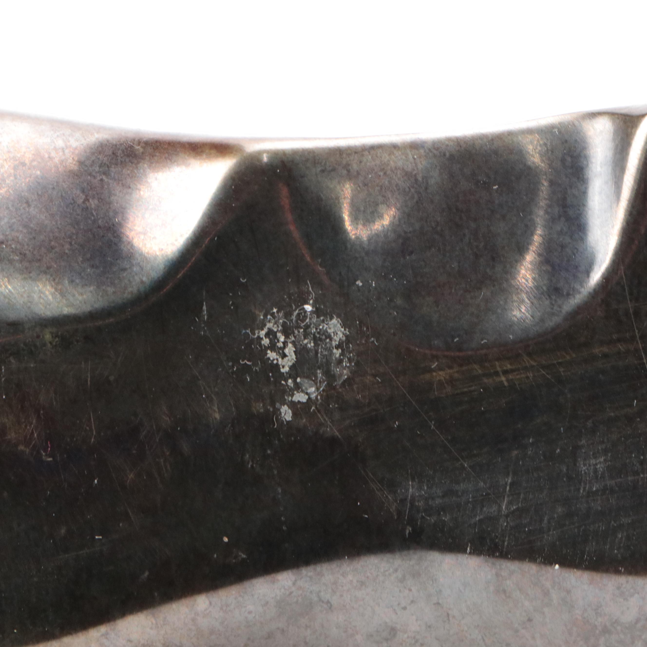 Loet Vanderveen Limited Edition Bronze Reclining Oryx Sculpture, 20th Century