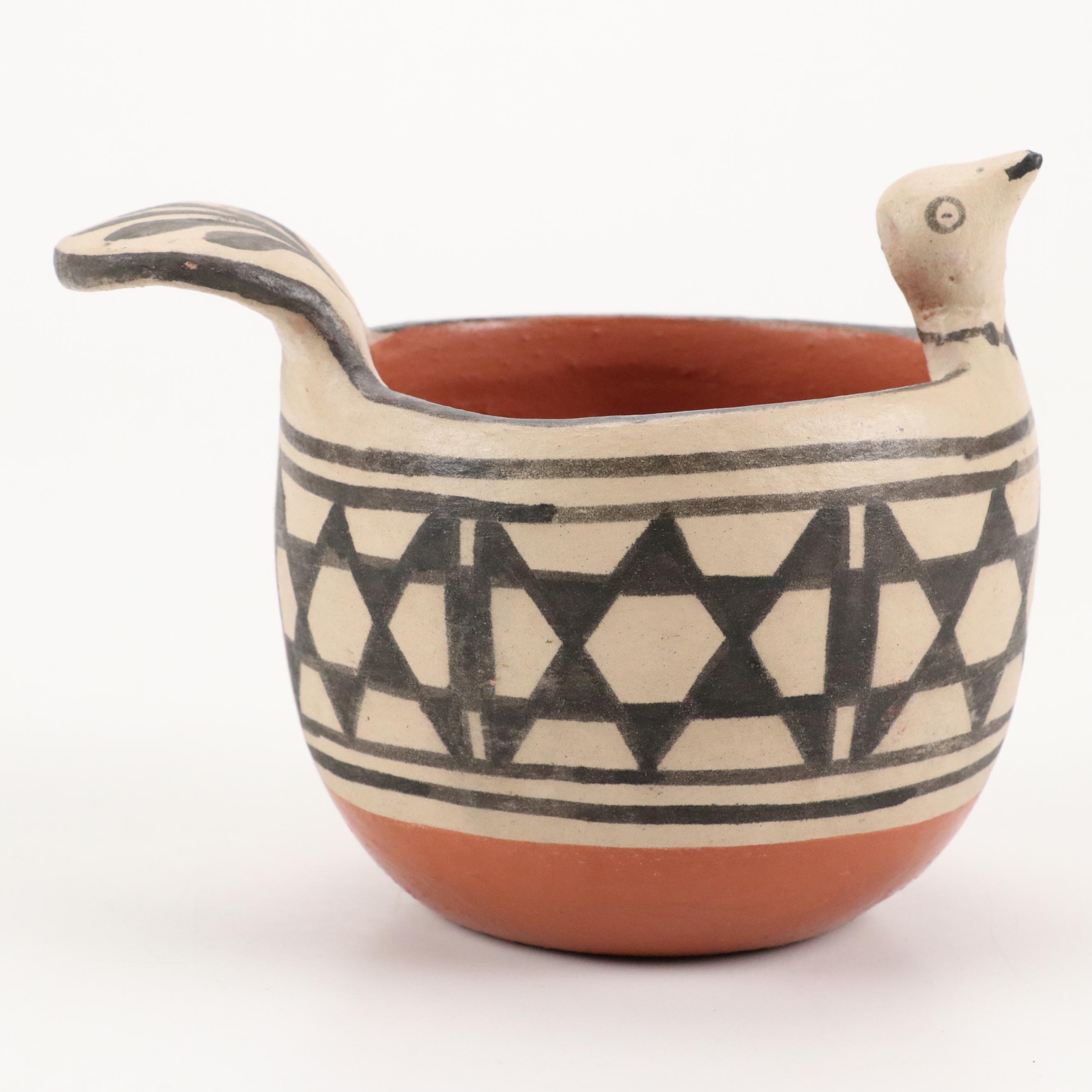 Ione Coriz Santo Domingo Pueblo Pottery Bird Pot