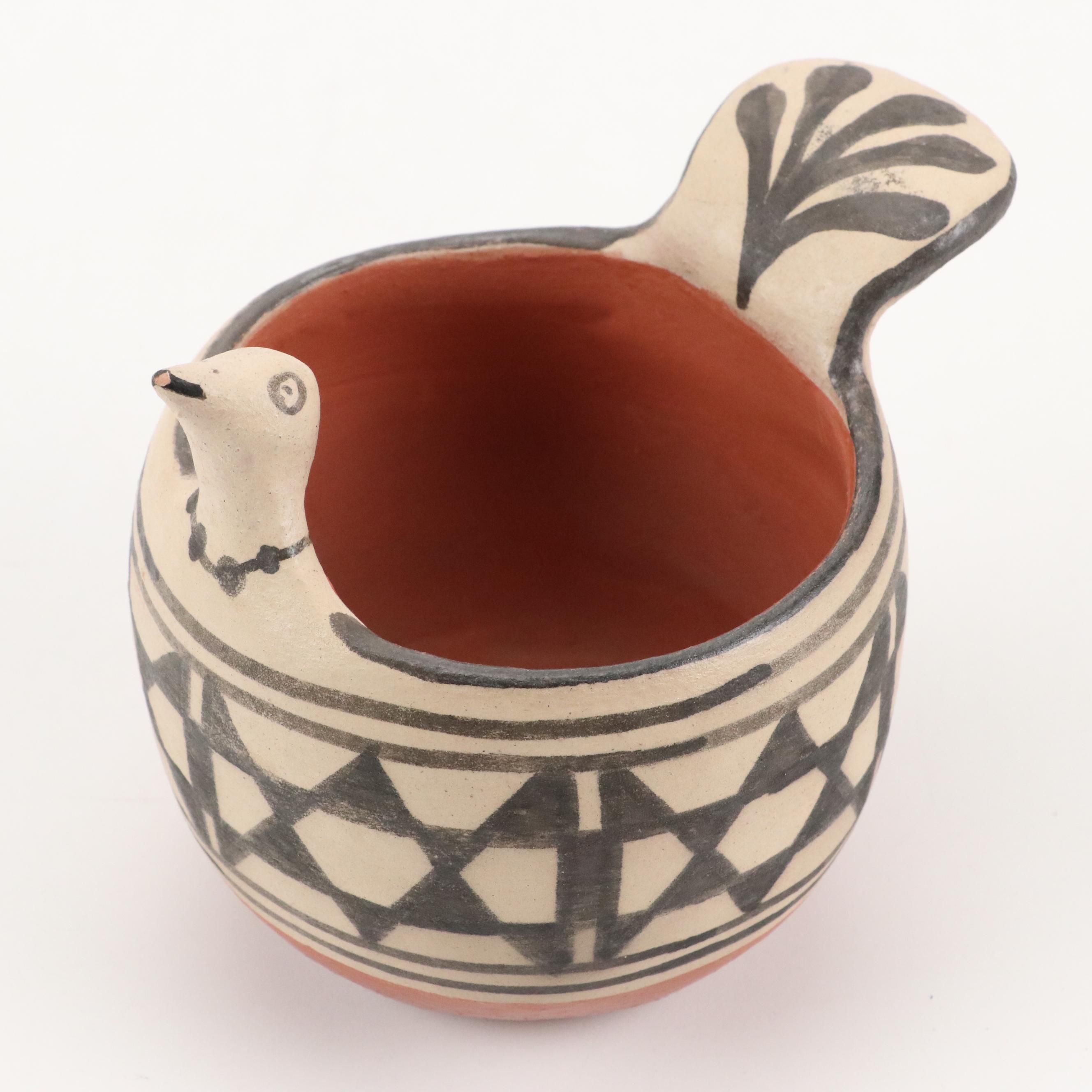Ione Coriz Santo Domingo Pueblo Pottery Bird Pot