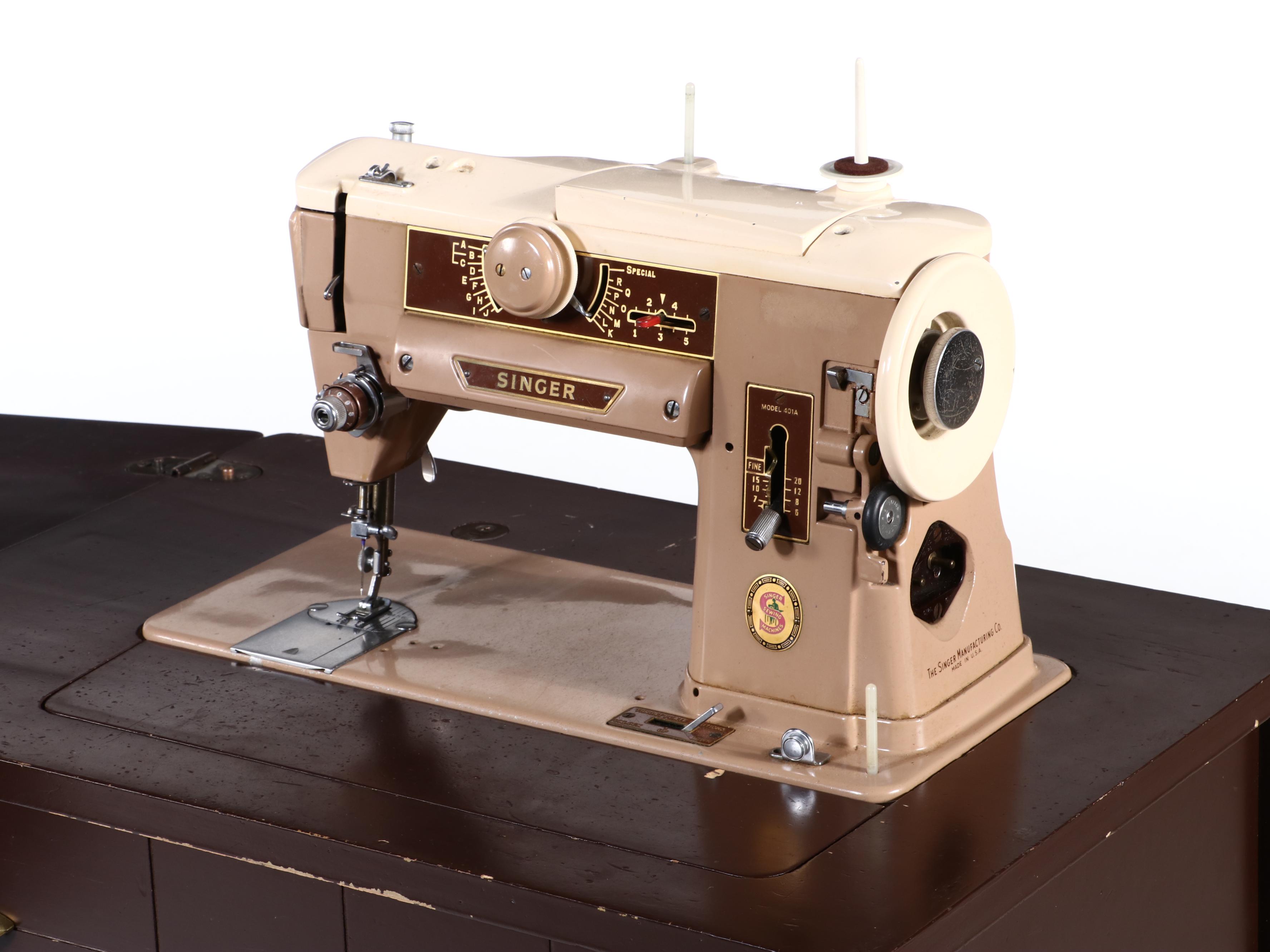 Singer Slant-O-Matic Model 401A Sewing Machine Wood Sewing Table, Mid-20th C.