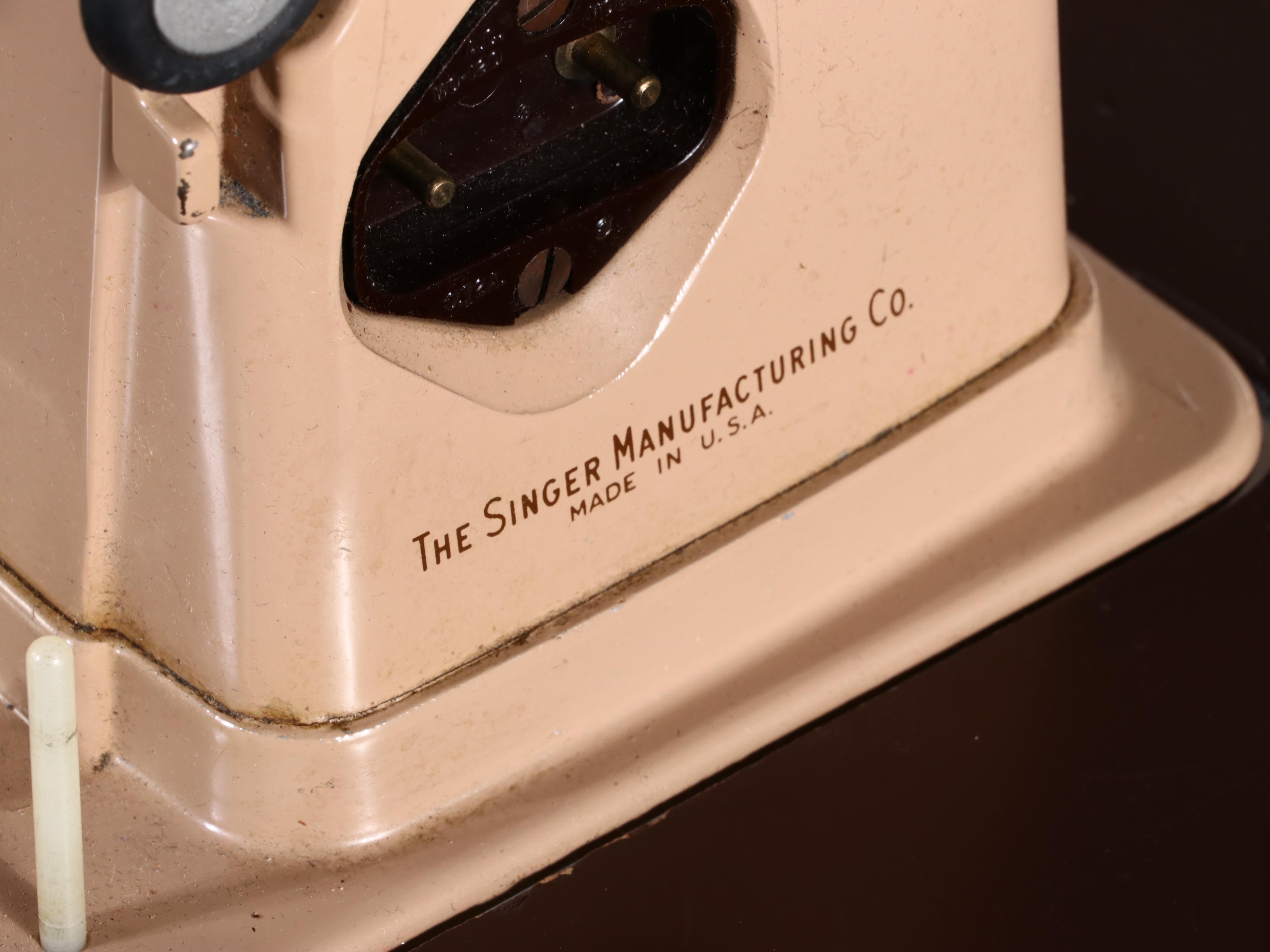 Singer Slant-O-Matic Model 401A Sewing Machine Wood Sewing Table, Mid-20th C.