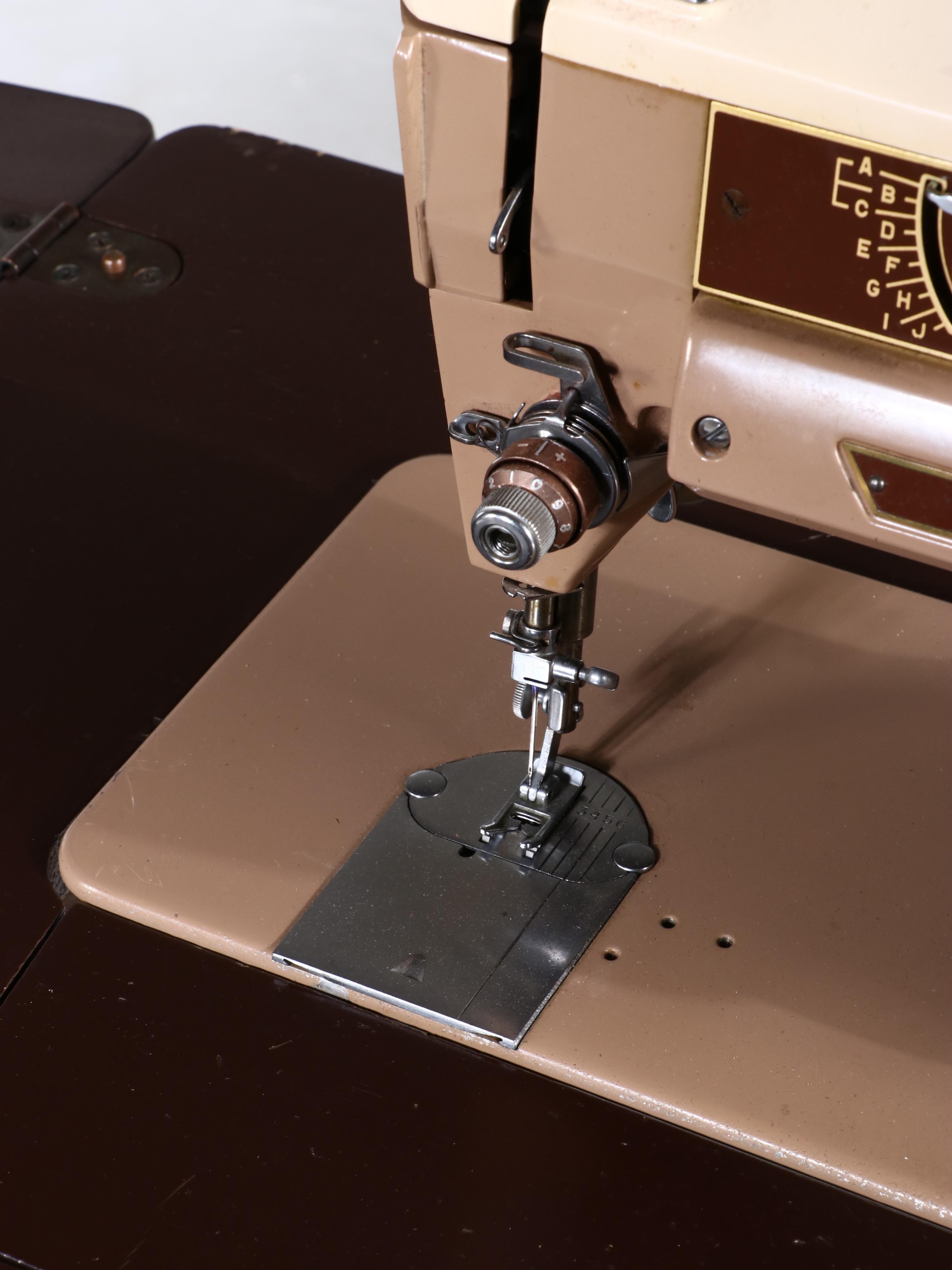 Singer Slant-O-Matic Model 401A Sewing Machine Wood Sewing Table, Mid-20th C.