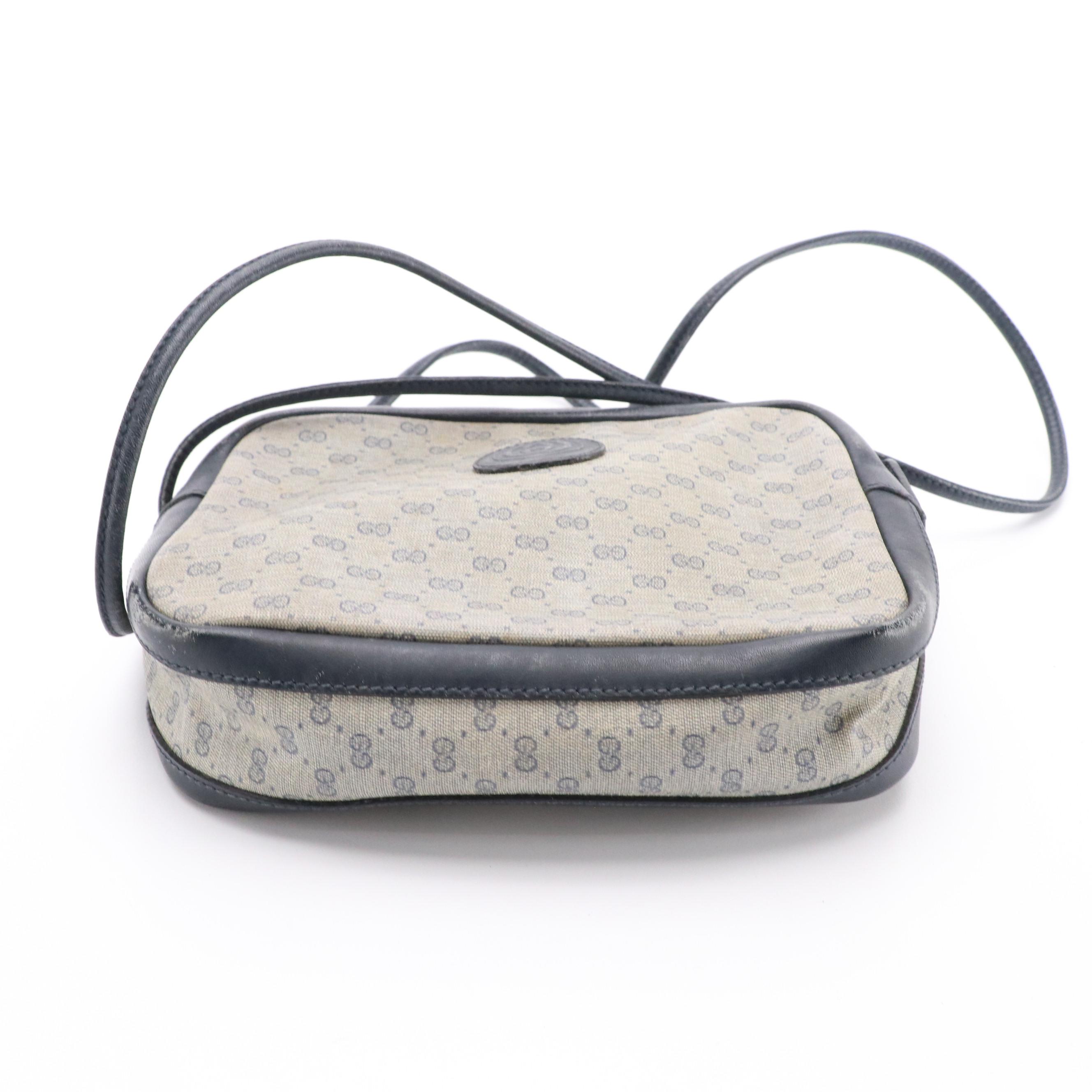 Gucci Vintage Zippered Crossbody Bag in Micro GG Supreme Canvas and Navy Leather