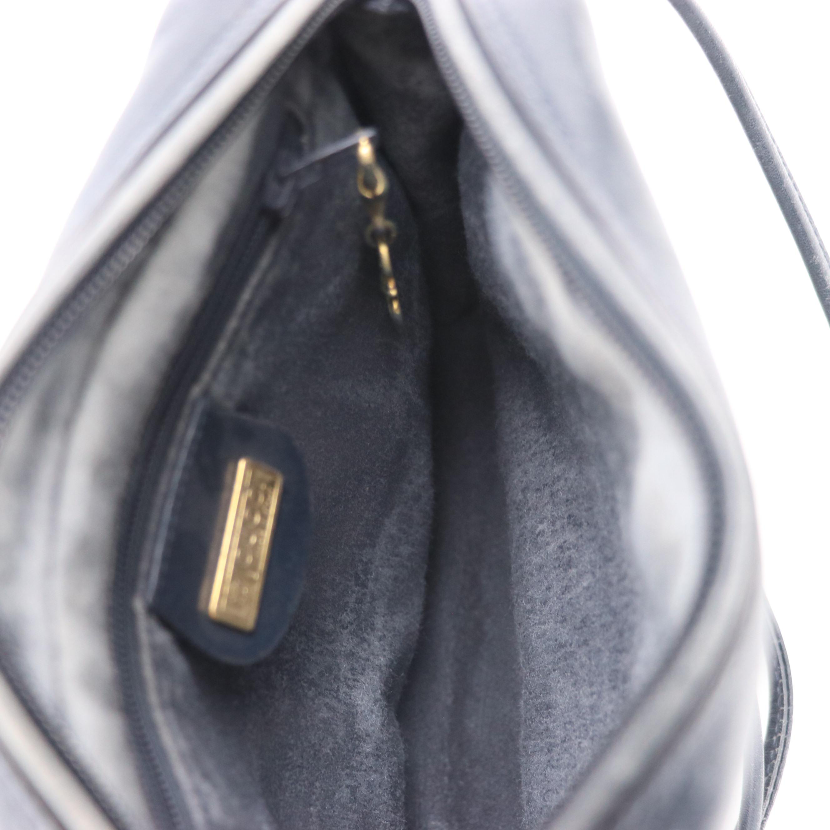 Gucci Vintage Zippered Crossbody Bag in Micro GG Supreme Canvas and Navy Leather