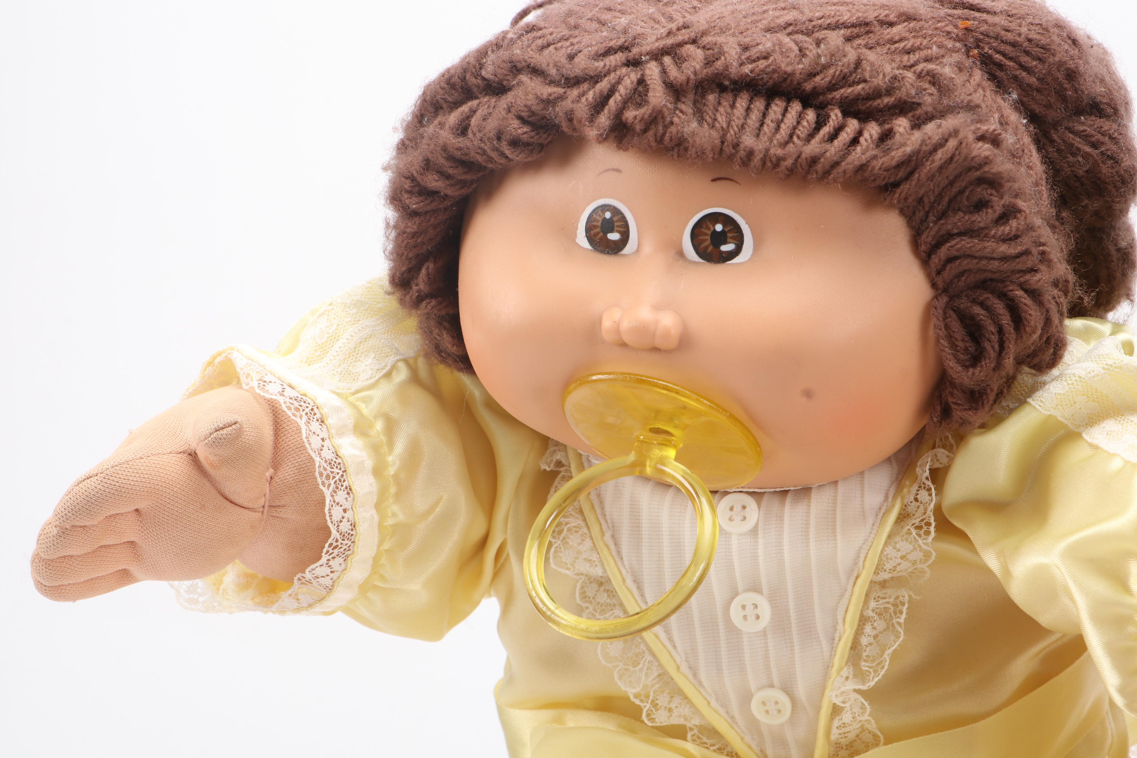 Easy-Bake Toy Oven with Cabbage Patch Kids Dolls and My Pals Beanbag Dolls